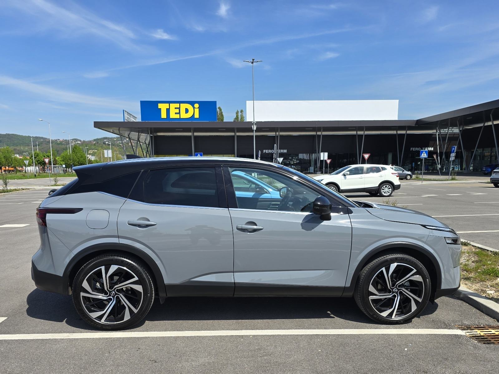 Nissan Qashqai 1.3 MHEV Xtronic Tekna+ 158 KS - Sva oprema, fotografija 3