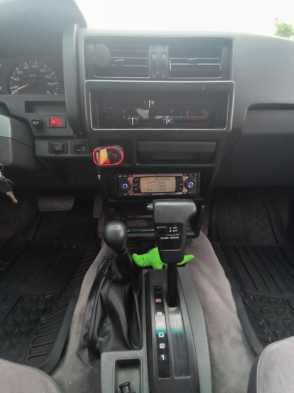 Nissan Terrano 3.0 v6 automatik, fotografija 13