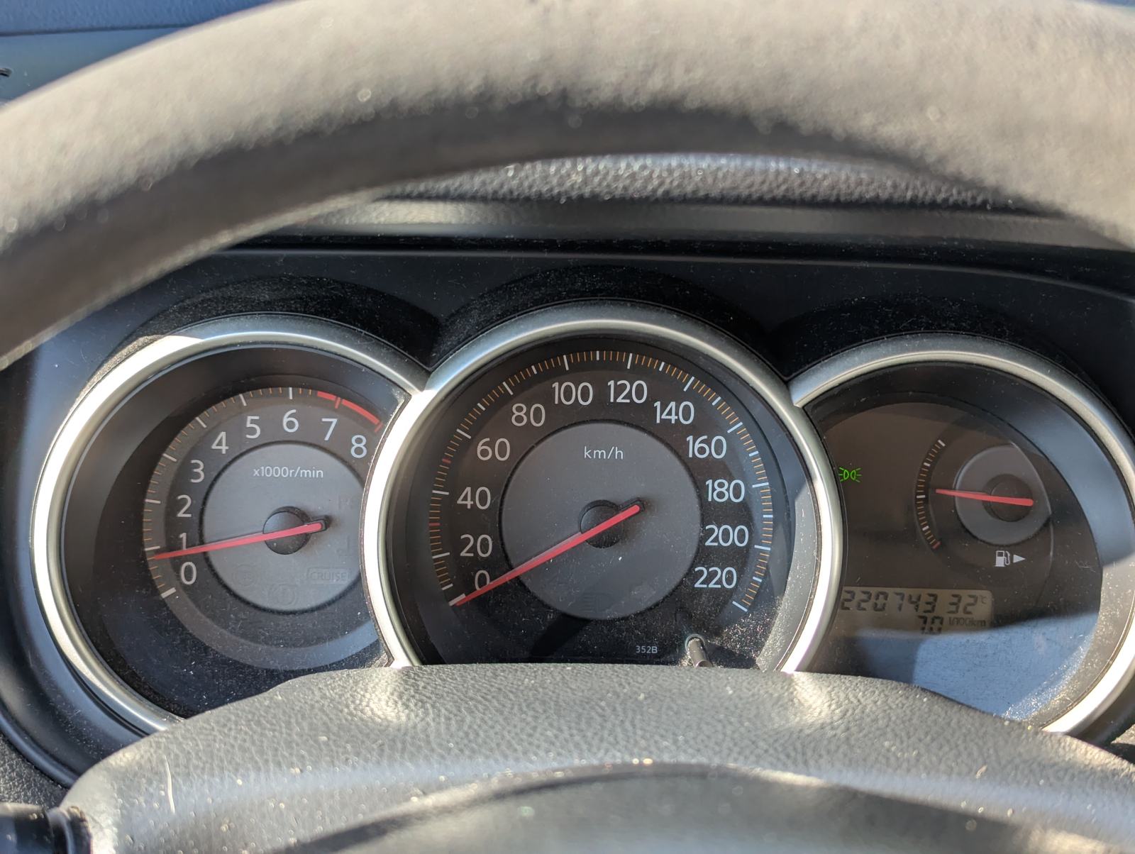 Nissan Tiida 1,6 REG 04/27, klima *POVOLJNO*, fotografija 10