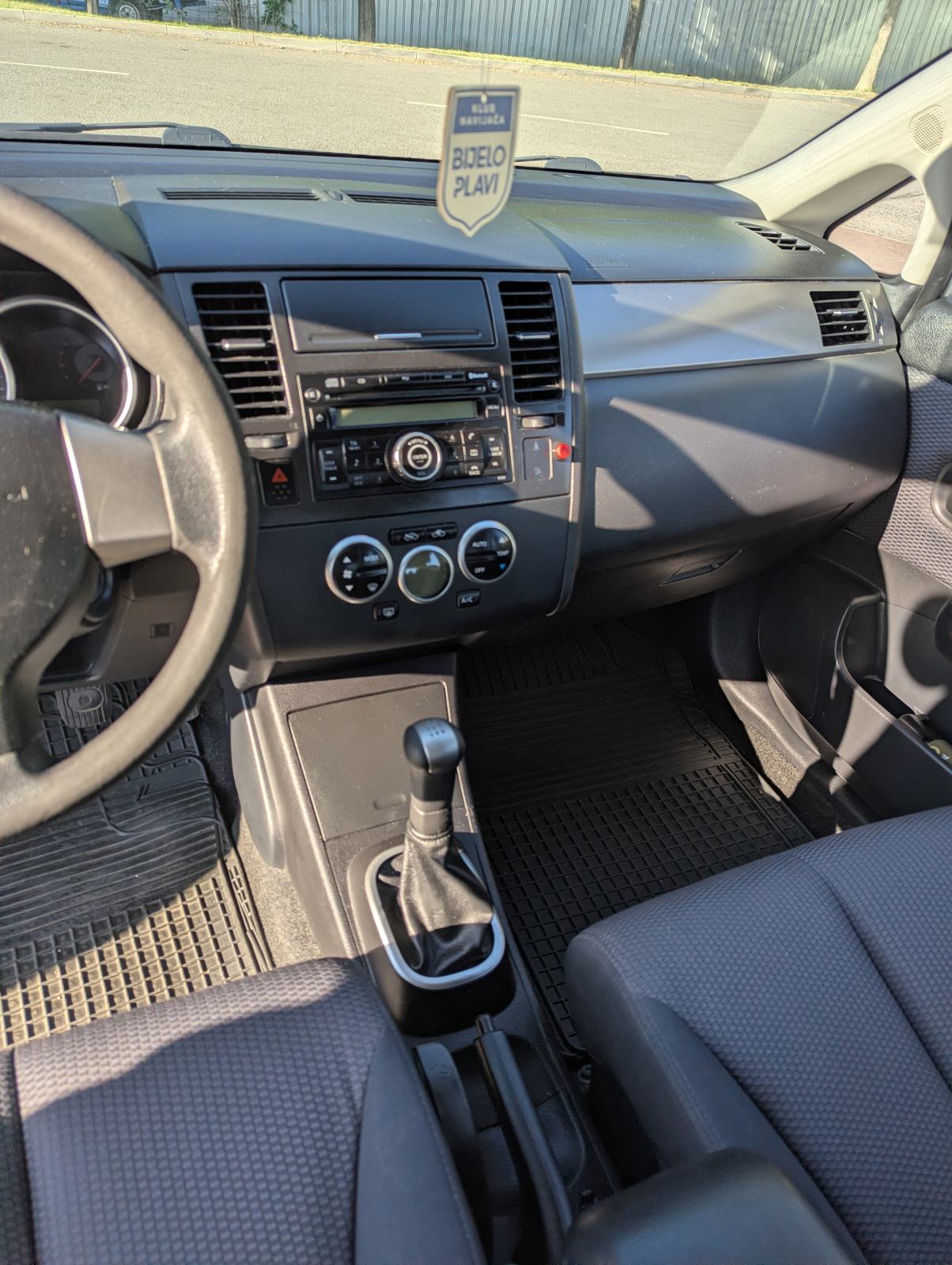 Nissan Tiida 1,6 REG 04/27, klima *POVOLJNO*, fotografija 8