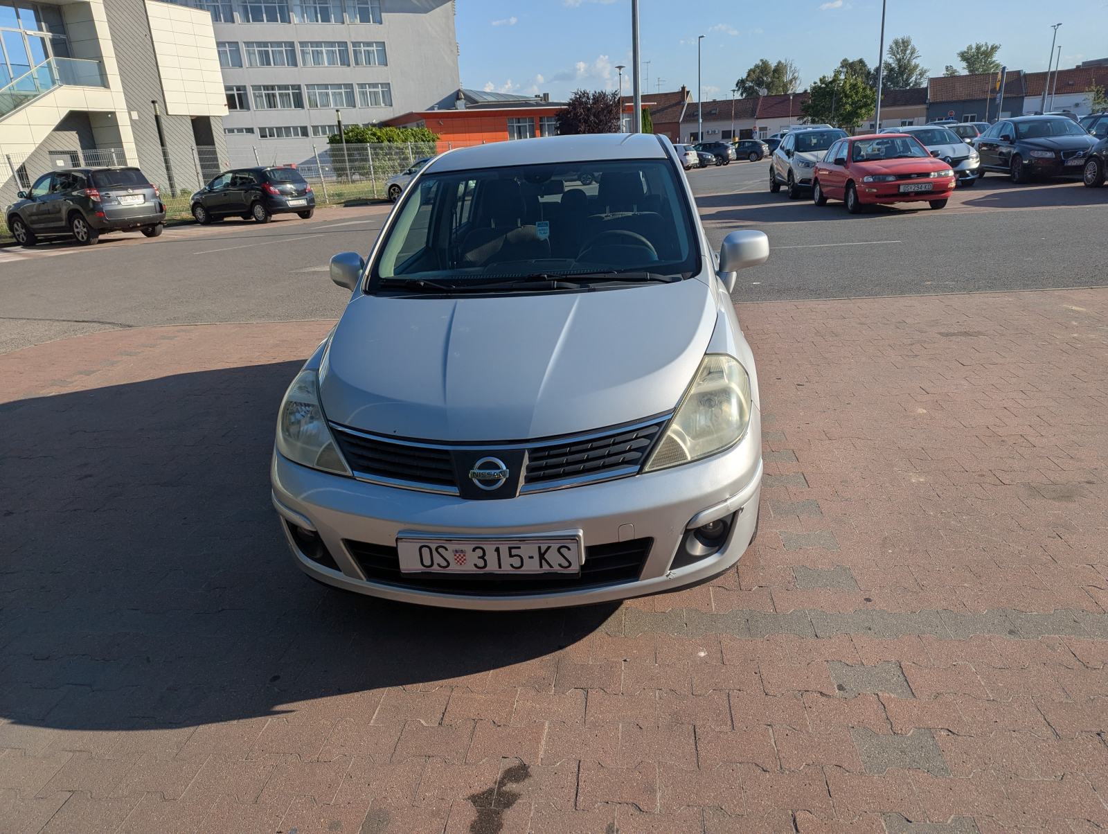 Nissan Tiida 1,6 REG 04/27, klima *POVOLJNO*, pogled izvana - slika 2