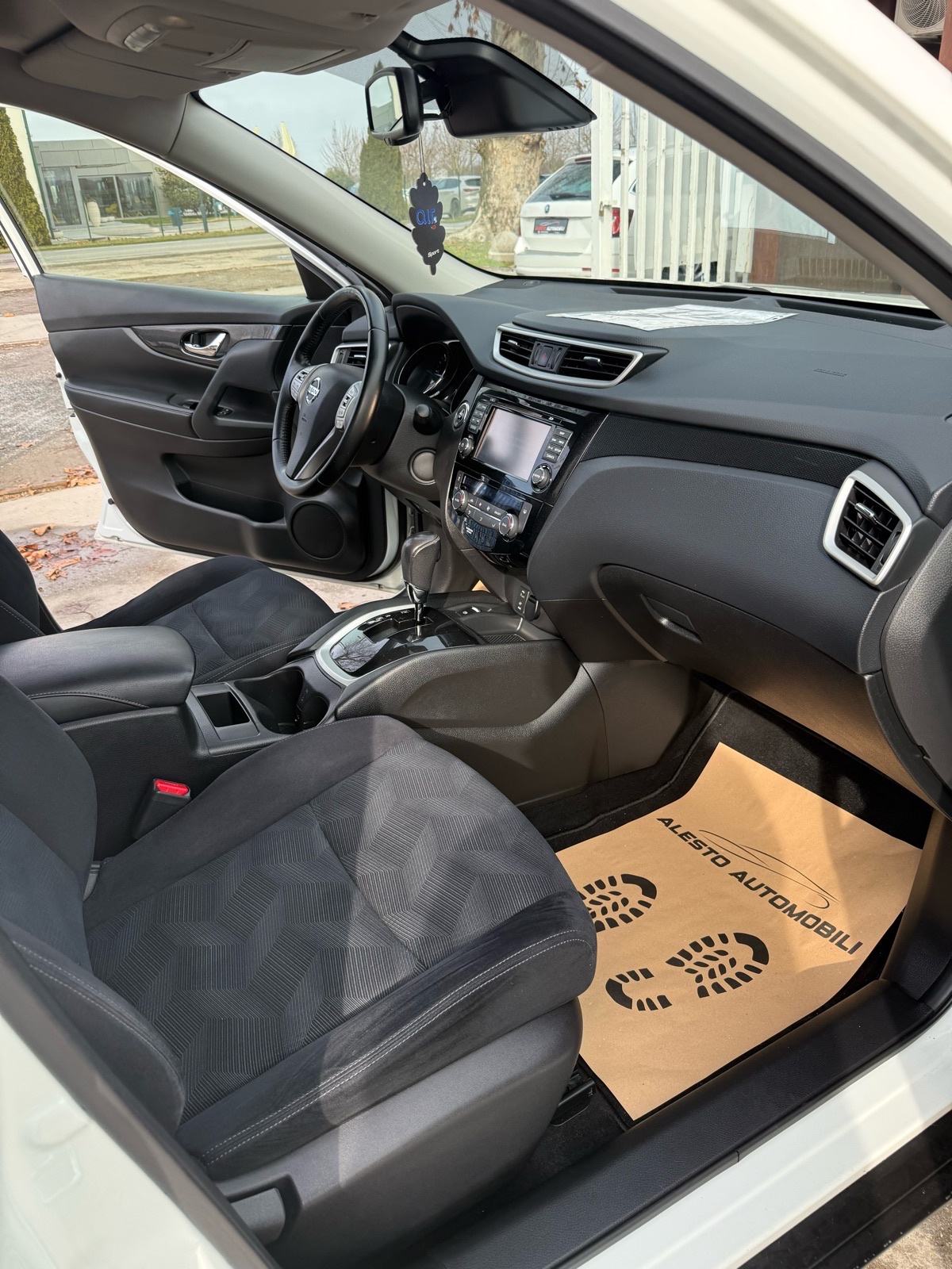 Nissan X-Trail 1,6 dCi automatik,Perla bijeli, fotografija 10