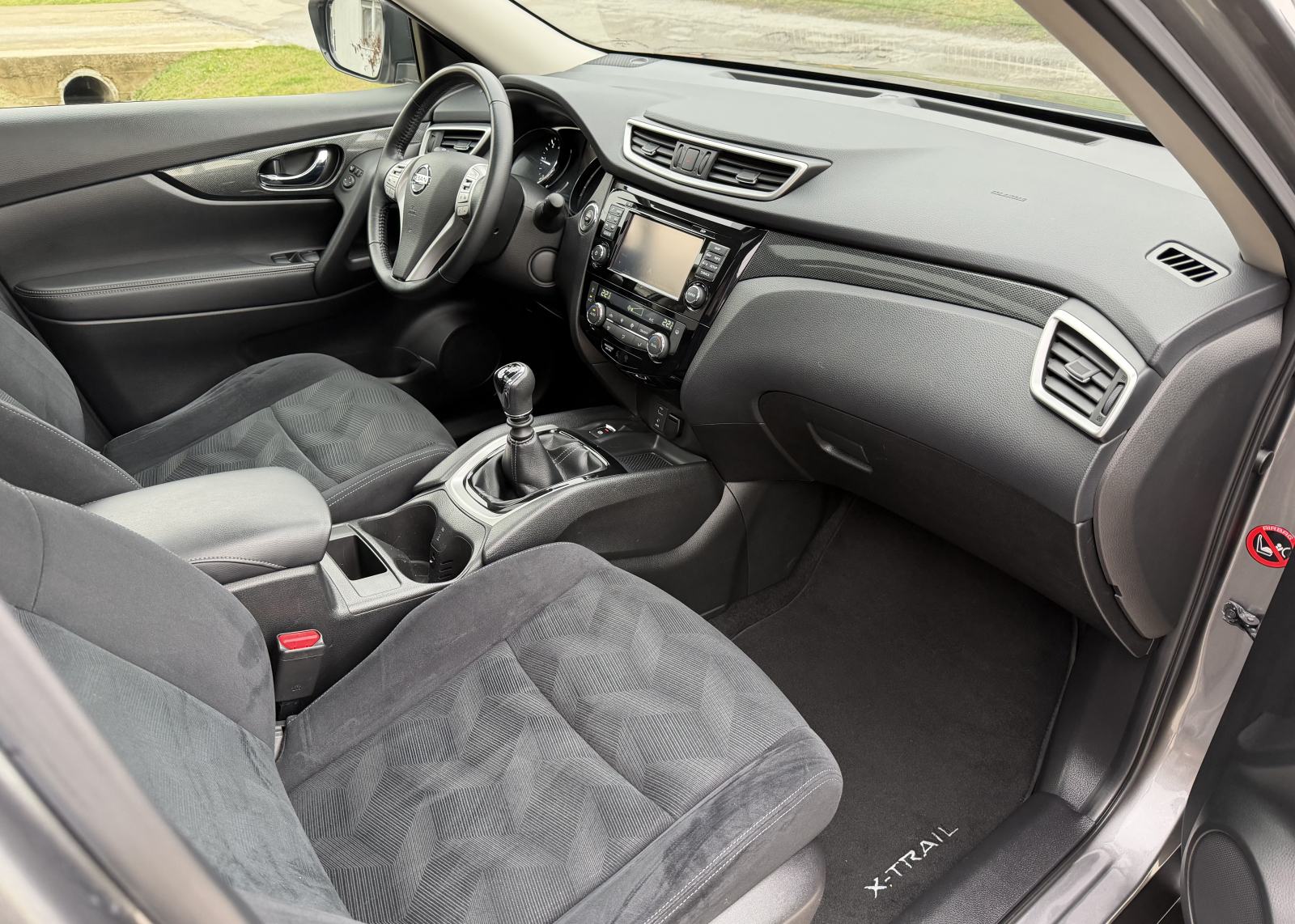 Nissan X-Trail 1,6 dCi PANORAMA...NAVIGACIJA...KAMERE 360°...ALU..., fotografija 10