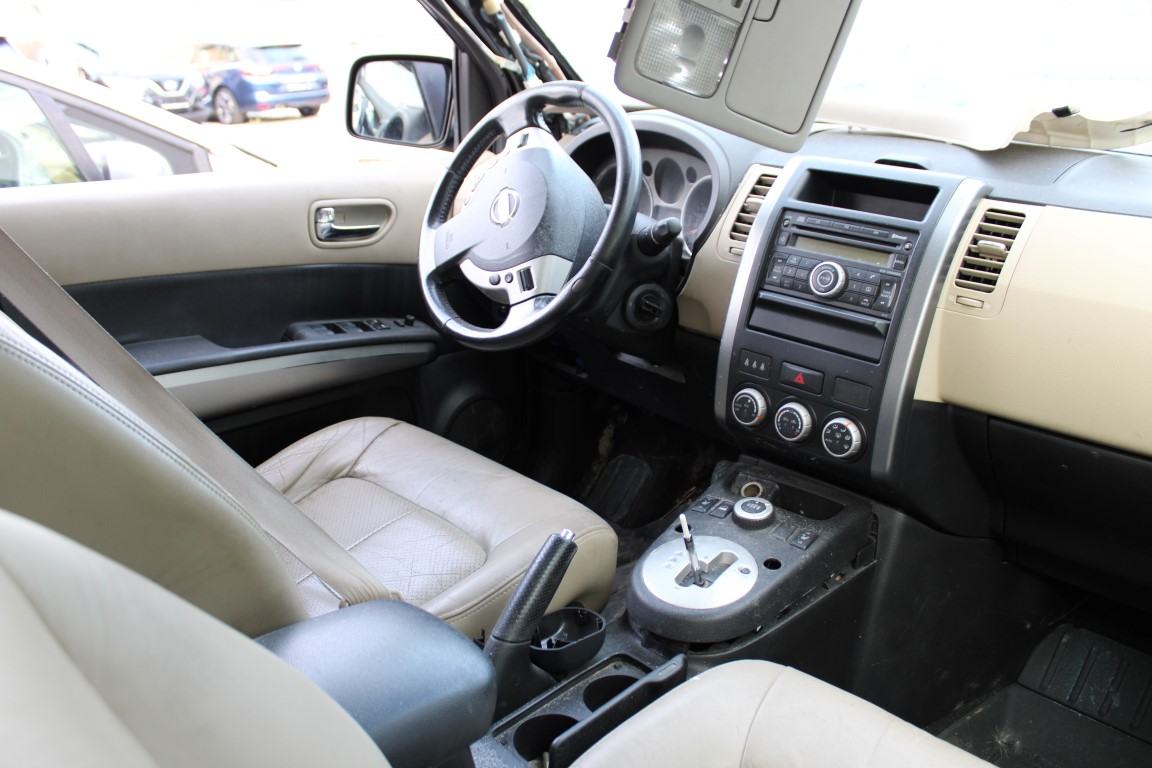 Nissan X-Trail 2,0 dCi SE karambolirano vozilo, fotografija 4
