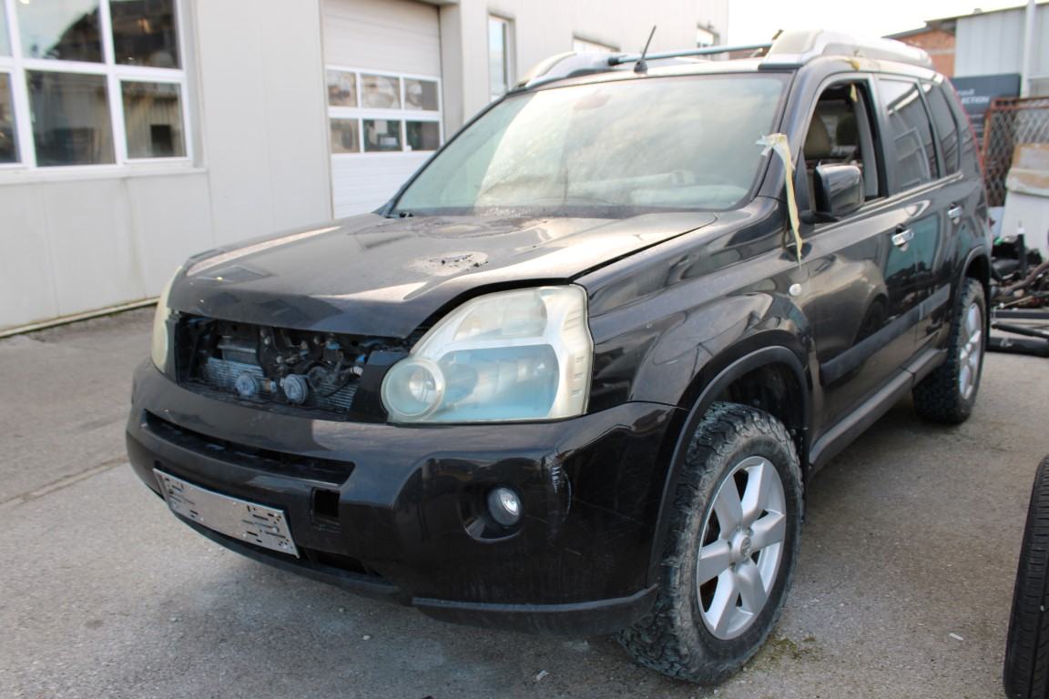 Nissan X-Trail 2,0 dCi SE karambolirano vozilo, fotografija 5