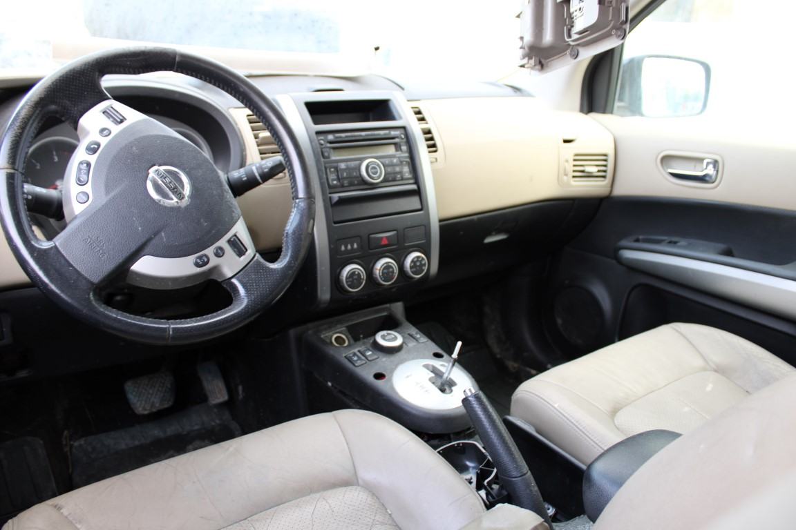 Nissan X-Trail 2,0 dCi SE karambolirano vozilo, fotografija 8