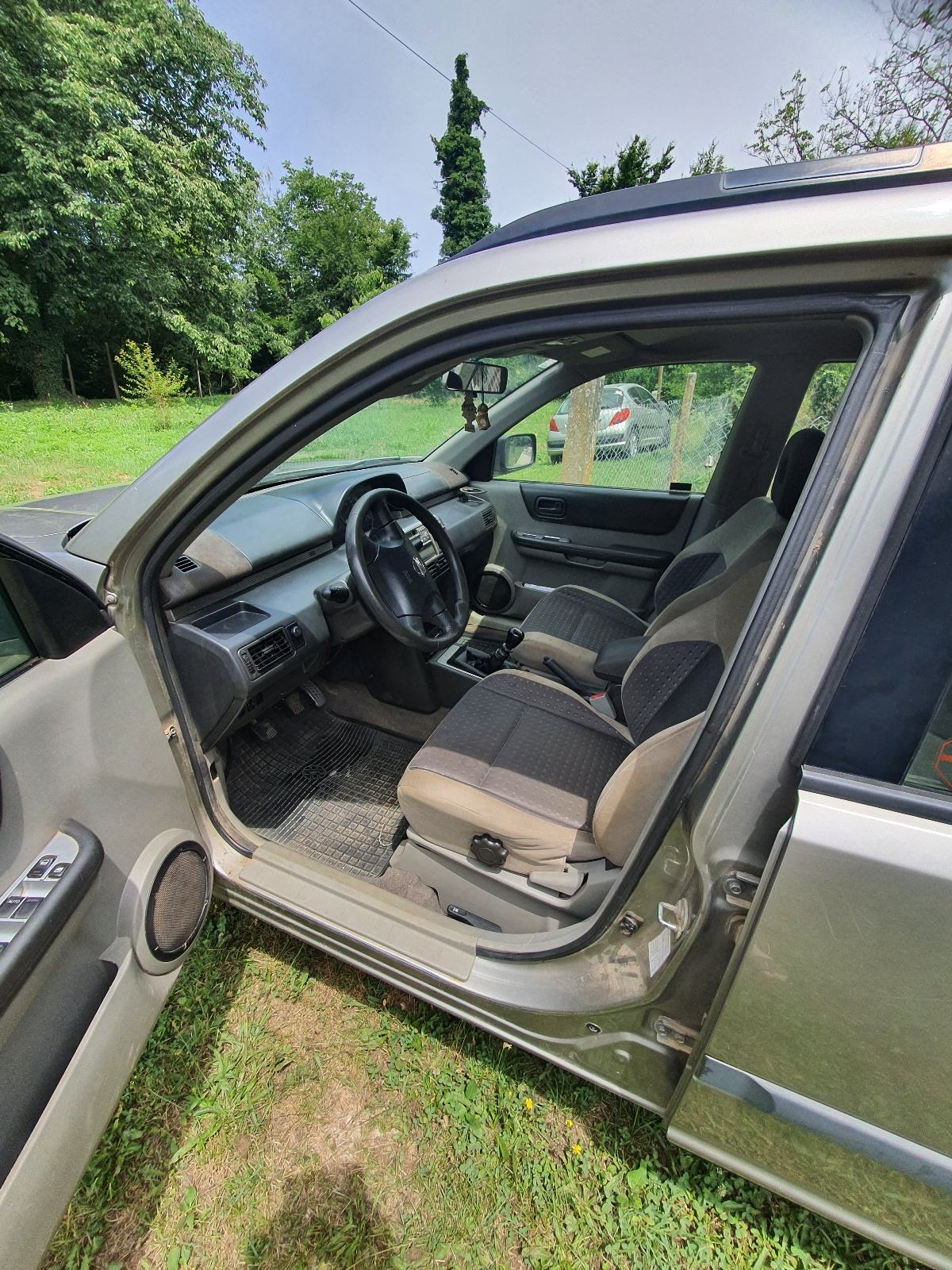 Nissan X-Trail 2,2 Di 4x4, fotografija 2