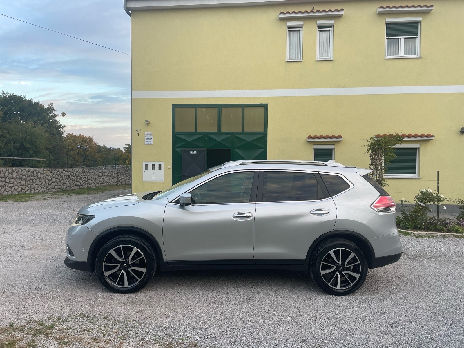NISSAN X-TRAIL 2.0dci 180ks,4x4,AUTOMATIK,ZAMJENA,PANORAMA,JAMSTVO., fotografija 2