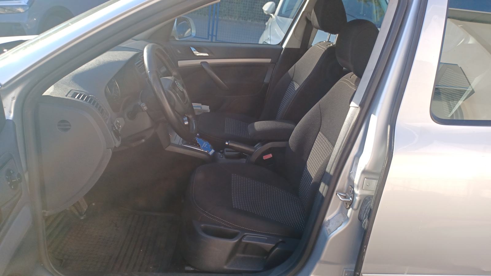 OCTAVIA 2,0 TDI DSG ELEGANCE Plus, Xenon Plus,PDC,Tempo., 06/ 2011.g.,, fotografija 11