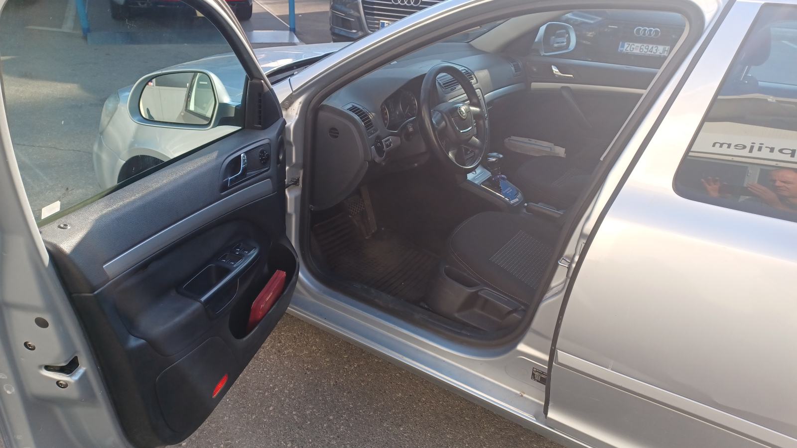 OCTAVIA 2,0 TDI DSG ELEGANCE Plus, Xenon Plus,PDC,Tempo., 06/ 2011.g.,, fotografija 8