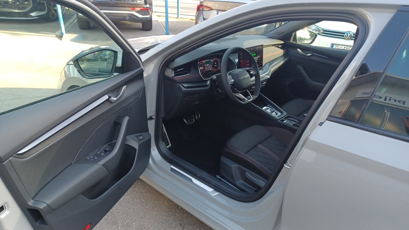 OCTAVIA FL RS 2.0 TSI DSG 195 kw,VIRT,MATRIX LED,360 KAM,ACC,DCC,19", fotografija 10