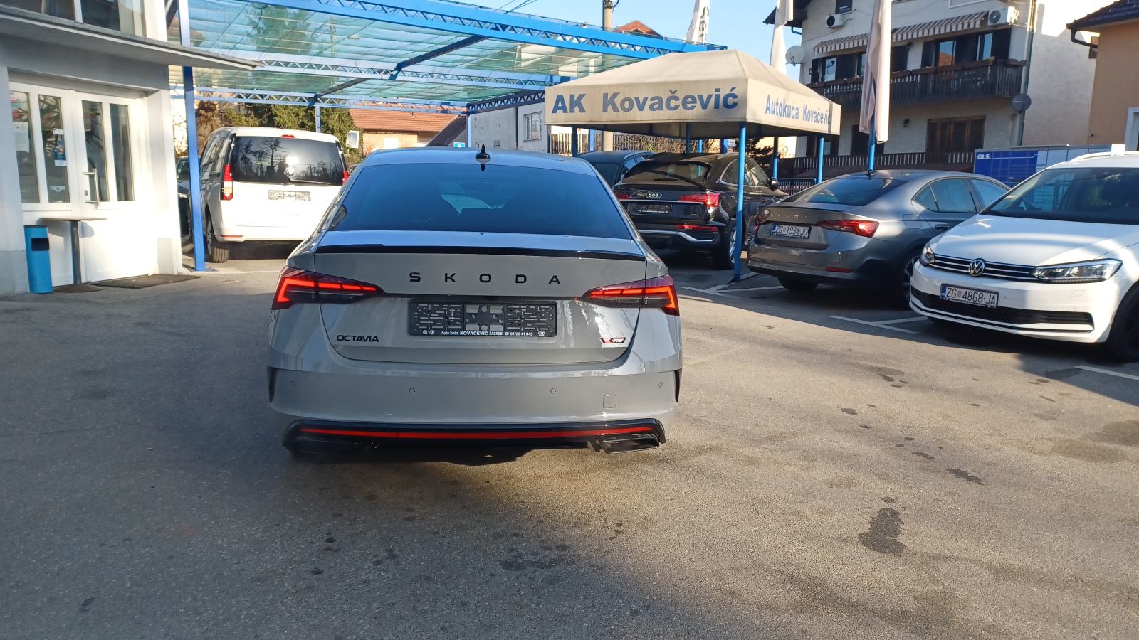 OCTAVIA FL RS 2.0 TSI DSG 195 kw,VIRT,MATRIX LED,360 KAM,ACC,DCC,19", fotografija 7