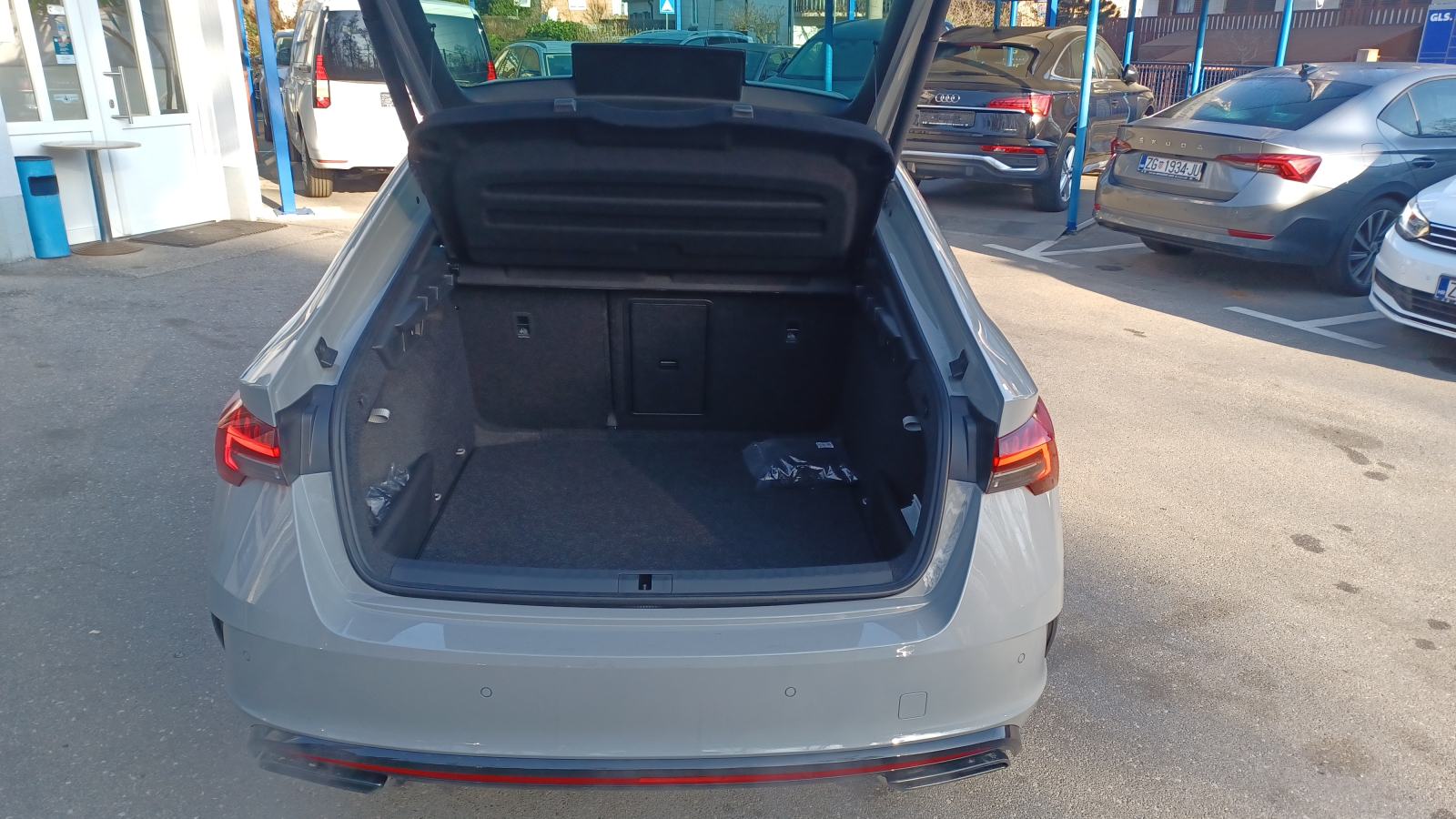 OCTAVIA FL RS 2.0 TSI DSG 195 kw,VIRT,MATRIX LED,360 KAM,ACC,DCC,19", fotografija 20
