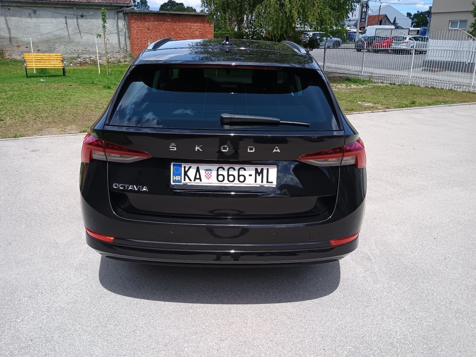 Octavia style 2,0 TDI 150ks,reg. 1 god, fotografija 3