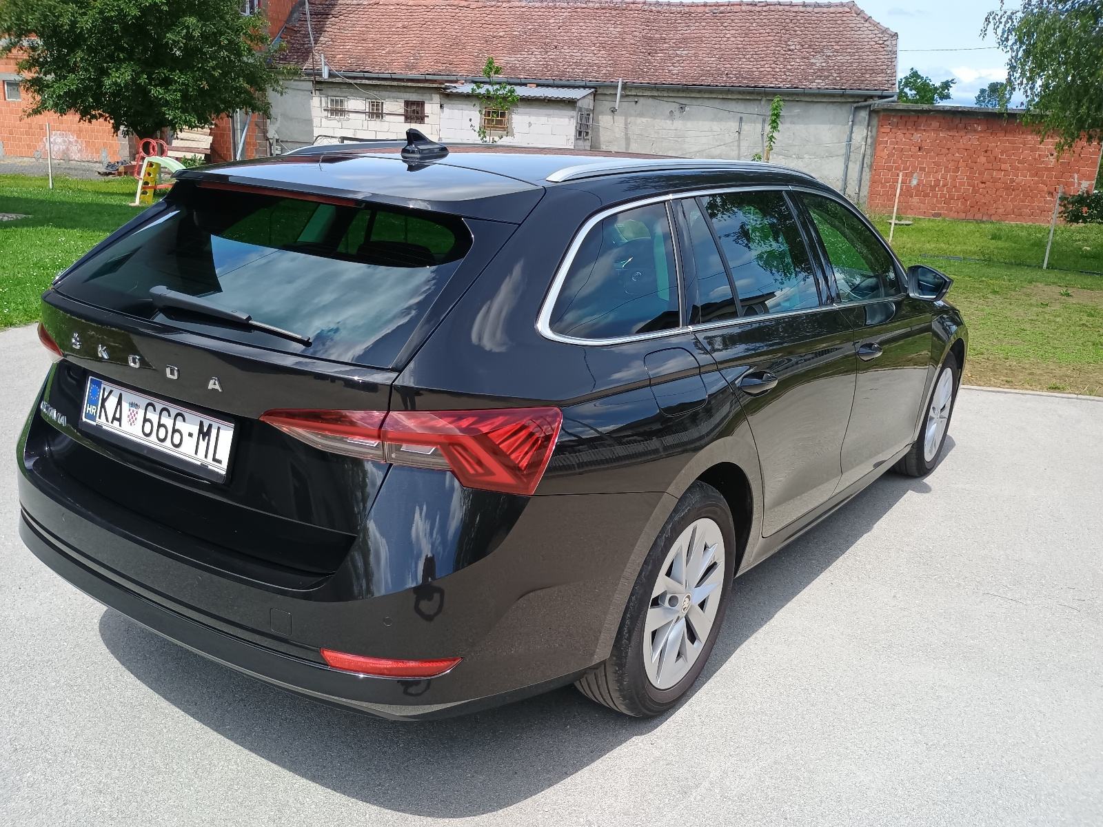 Octavia style 2,0 TDI 150ks,reg. 1 god, fotografija 4