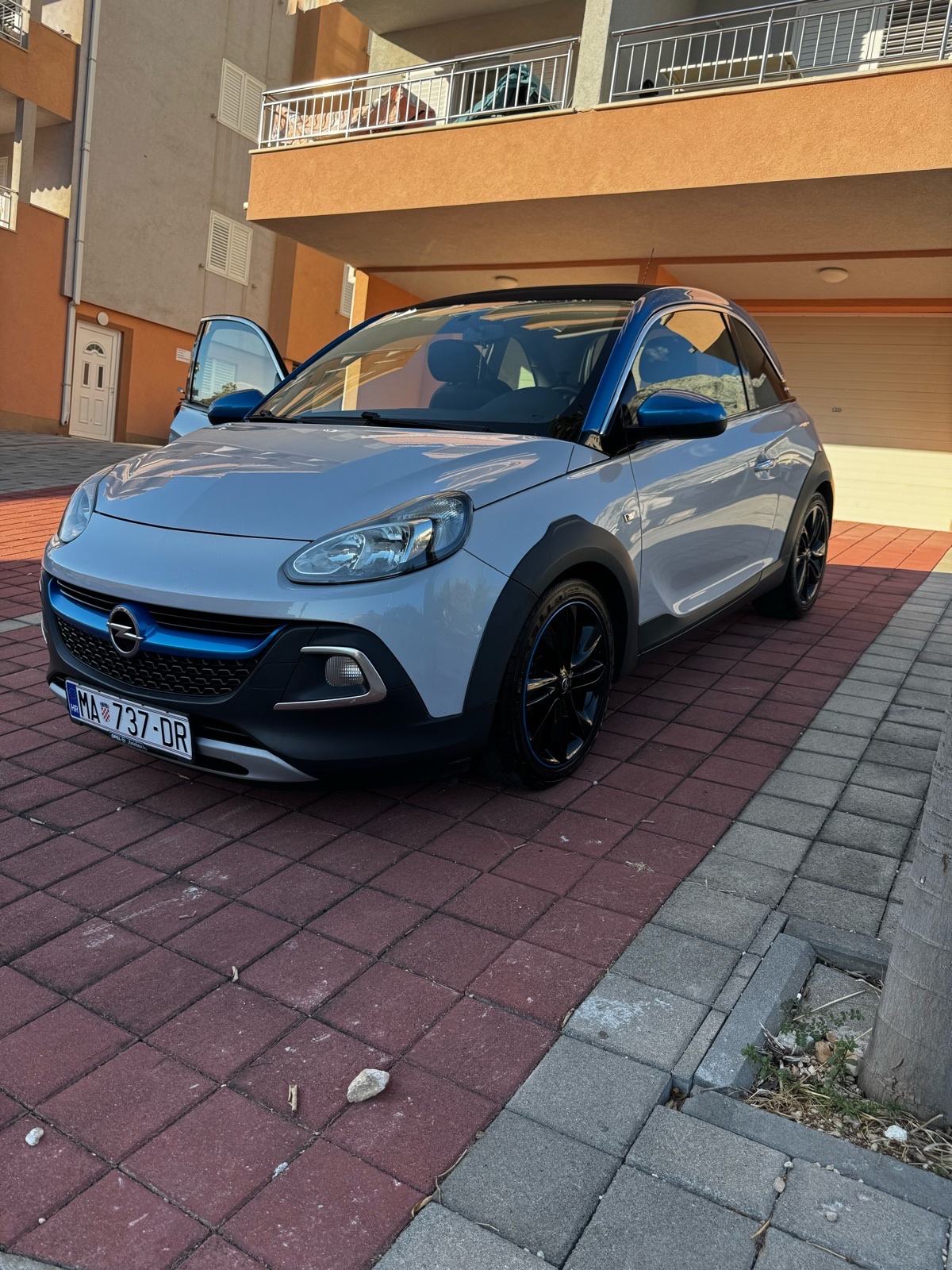 Opel Adam 1,0 turbo/ Roks/ Cabrio, fotografija 2