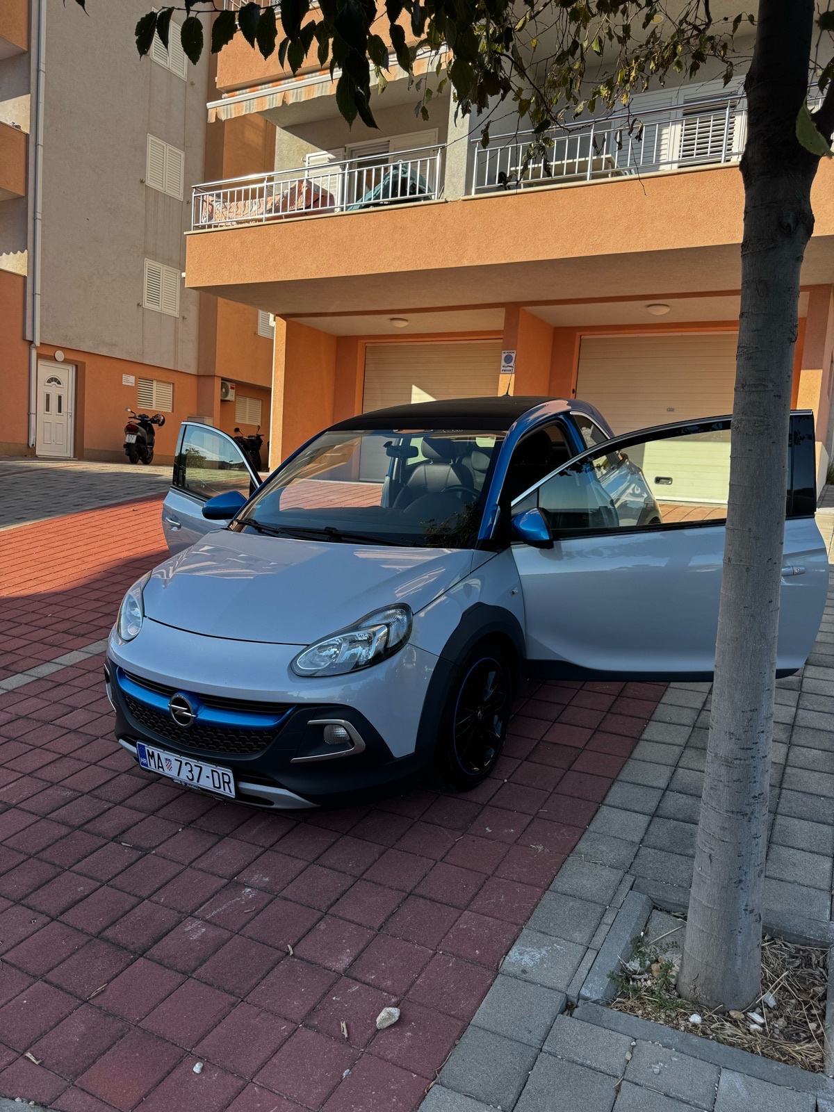 Opel Adam 1,0 turbo/ Roks/ Cabrio, fotografija 10