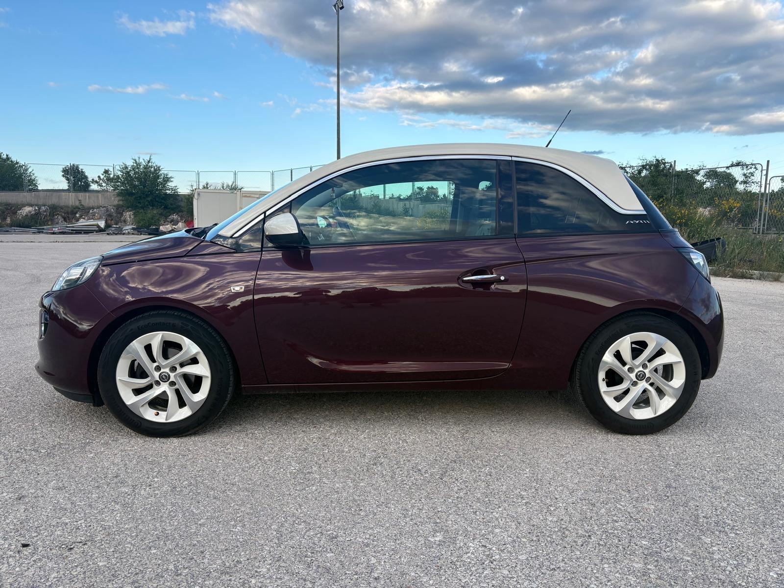 Opel Adam 1,2 i / reg do 02/2027 / koža / sport, fotografija 5
