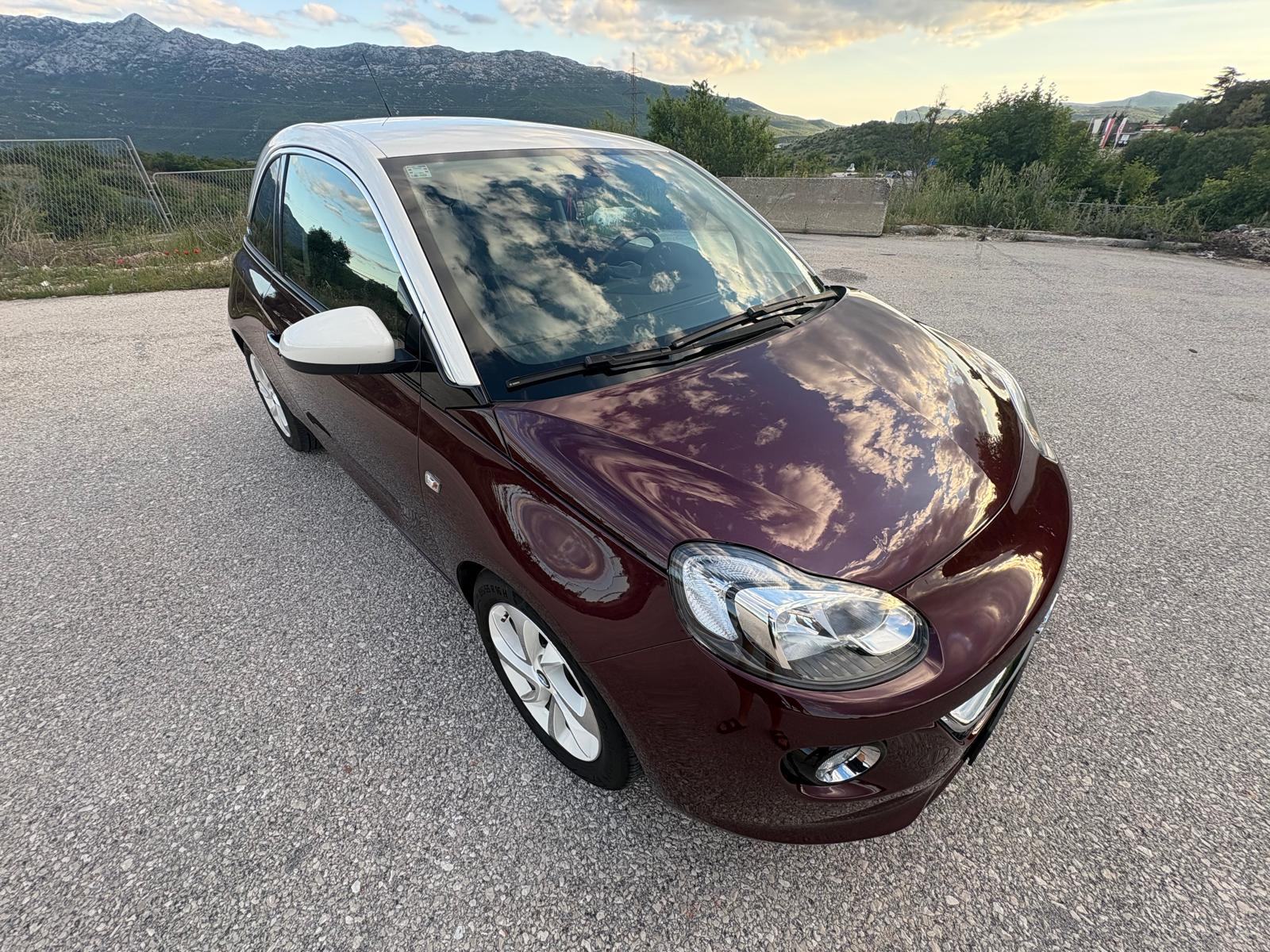 Opel Adam 1,2 i / reg do 02/2027 / koža / sport, fotografija 8