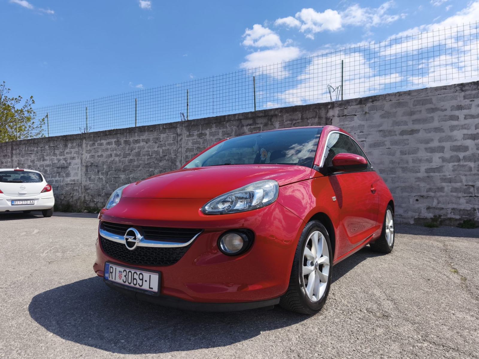 Opel Adam 1.2 - Registriran godinu dana! 6/27, fotografija 1