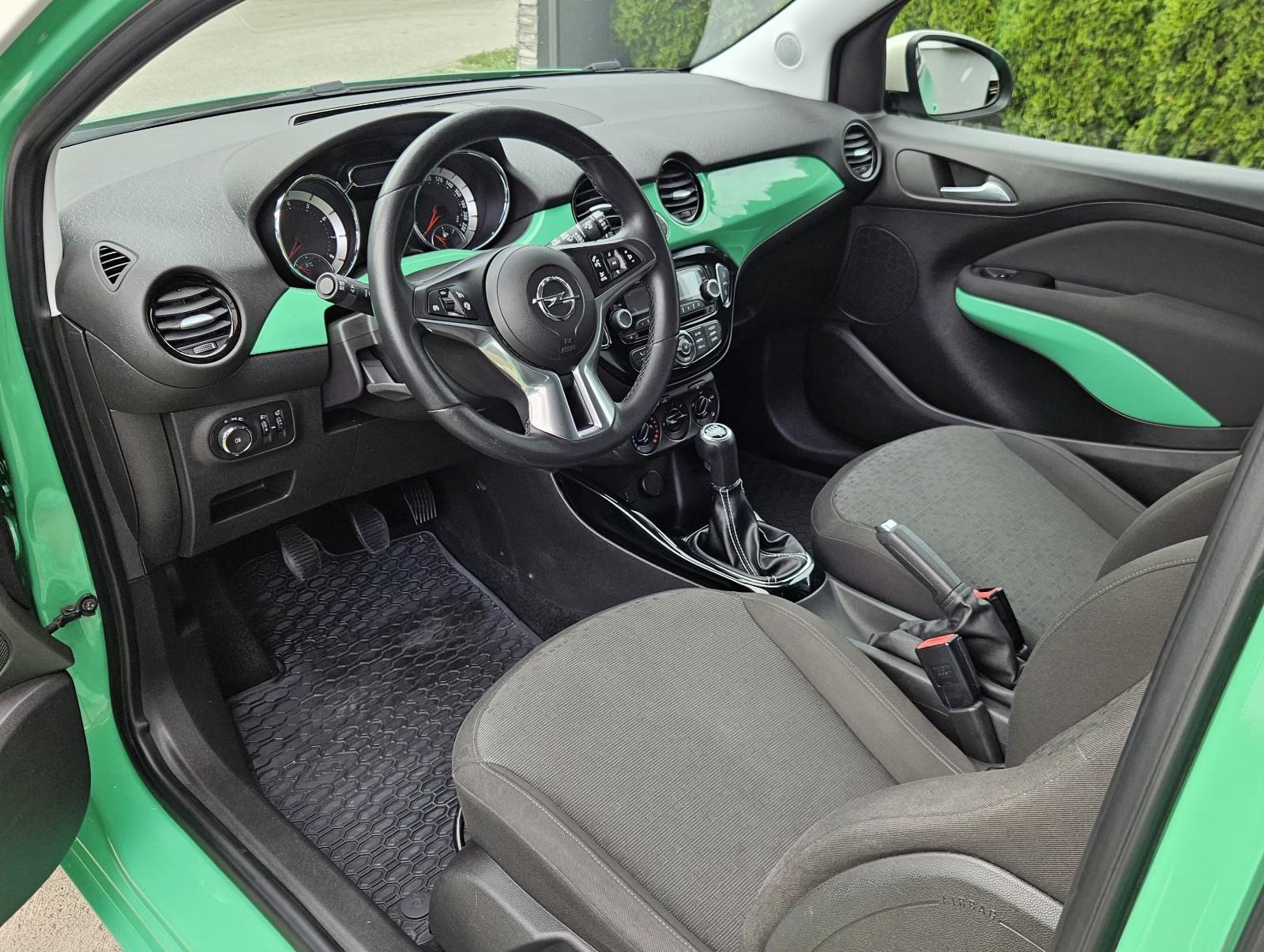 Opel Adam 1.2, fotografija 7