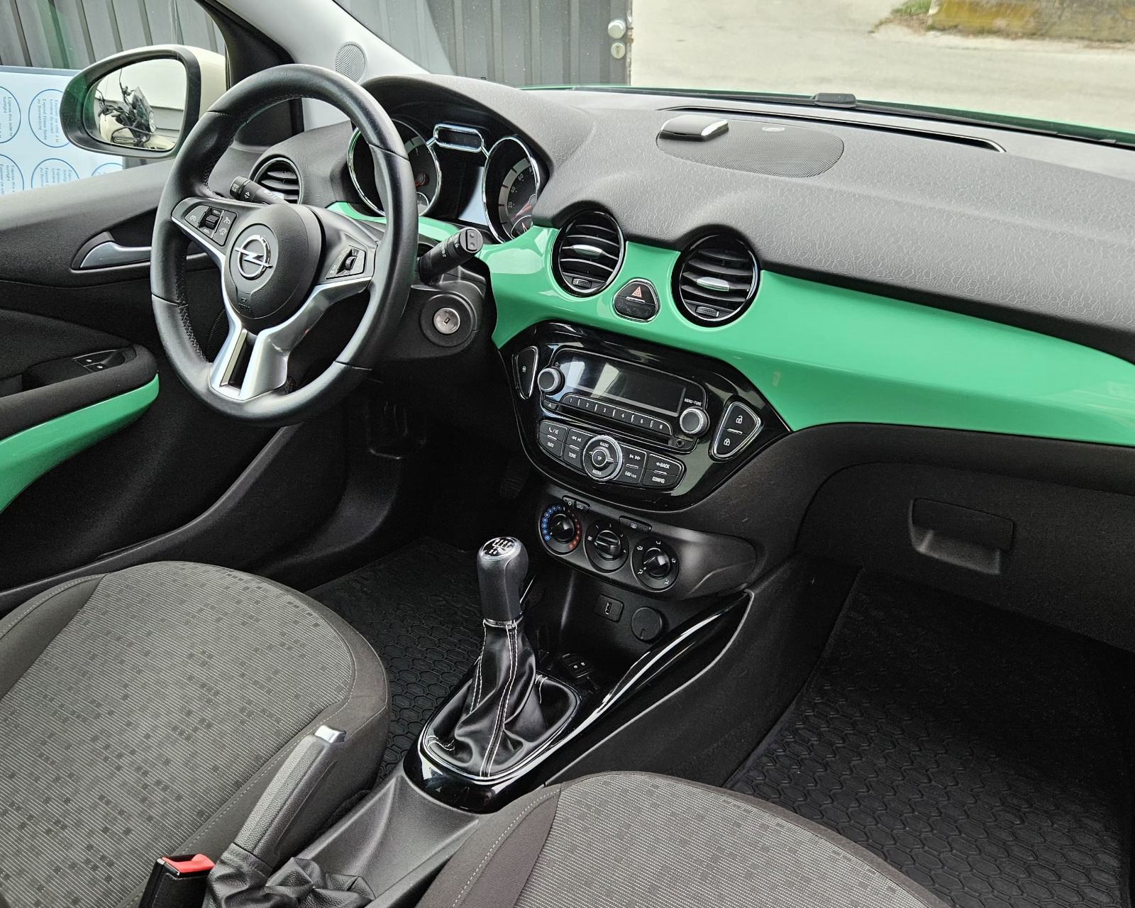 Opel Adam 1.2, fotografija 8