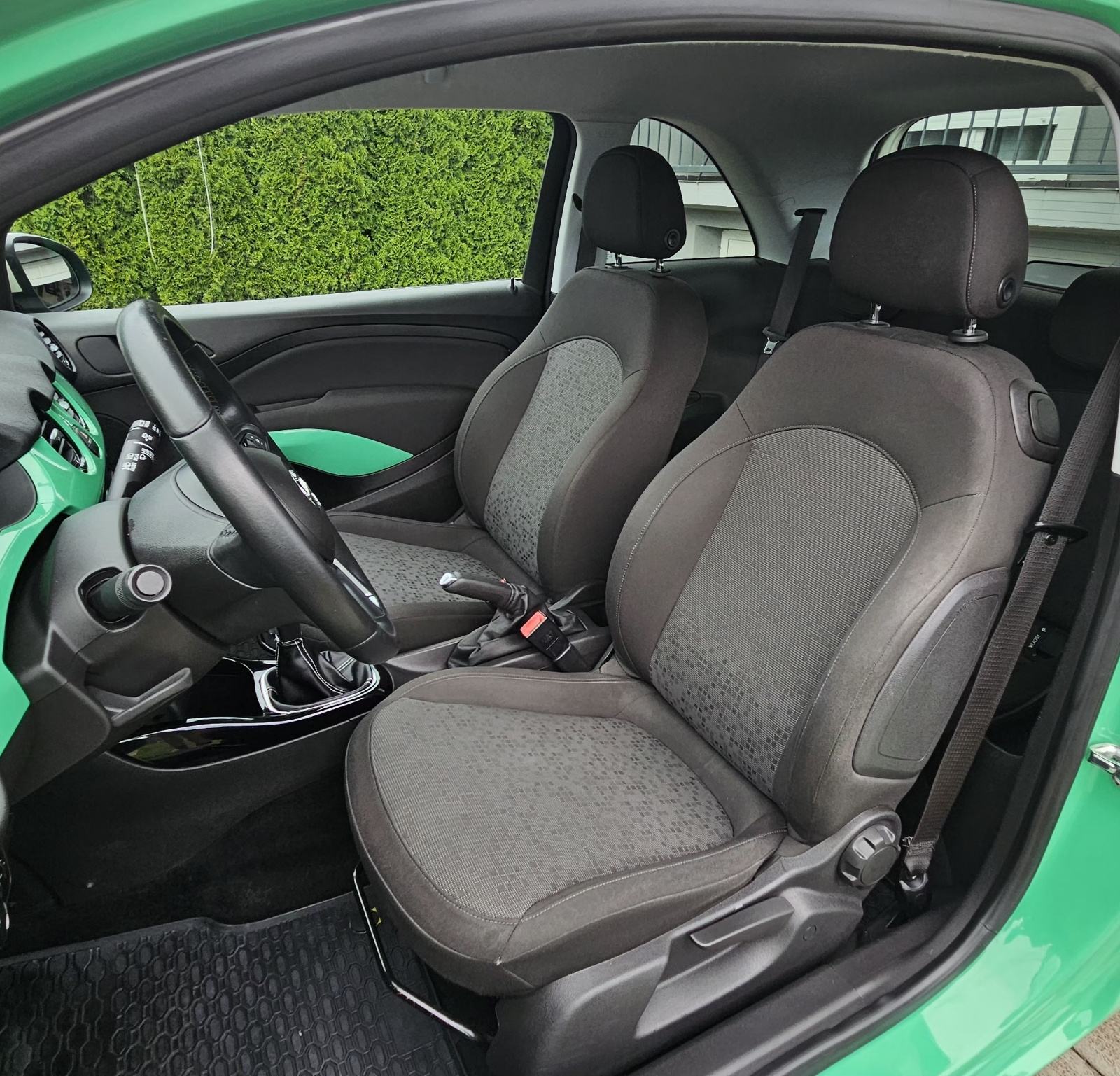 Opel Adam 1.2, fotografija 10