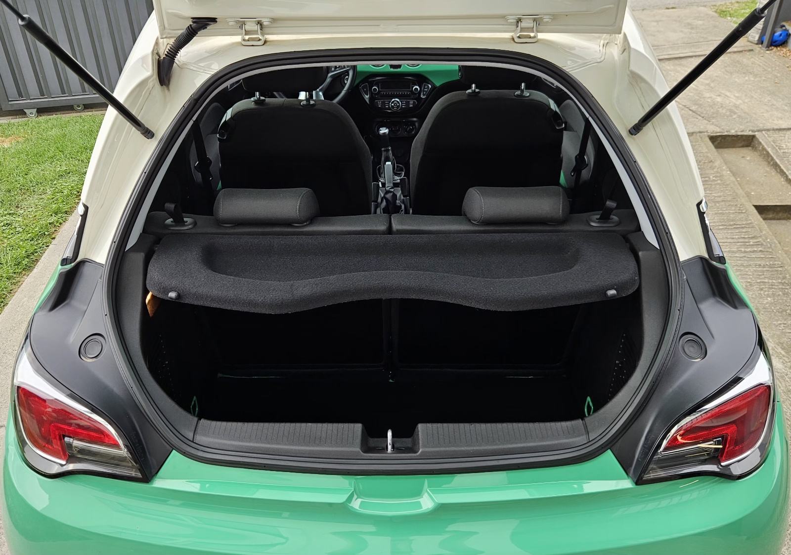 Opel Adam 1.2, fotografija 14