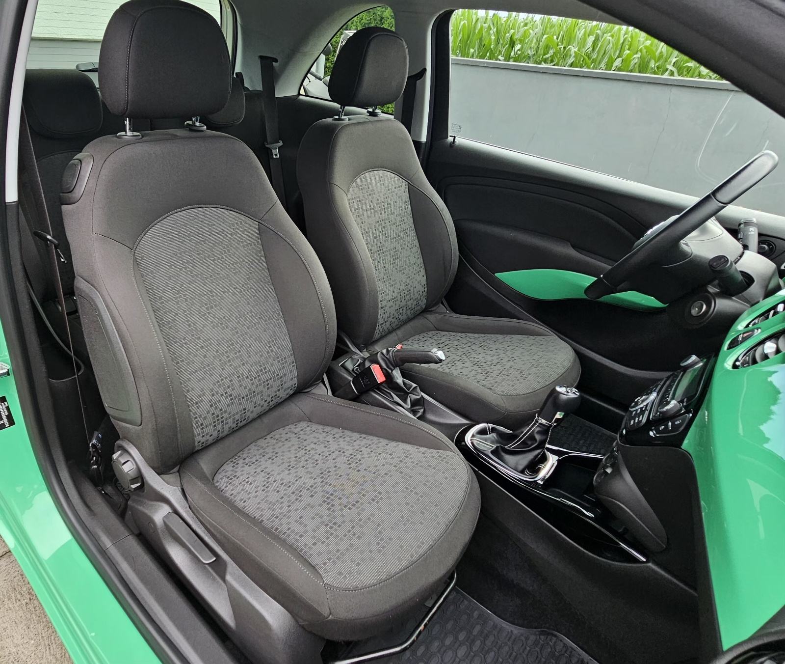 Opel Adam 1.2, fotografija 11