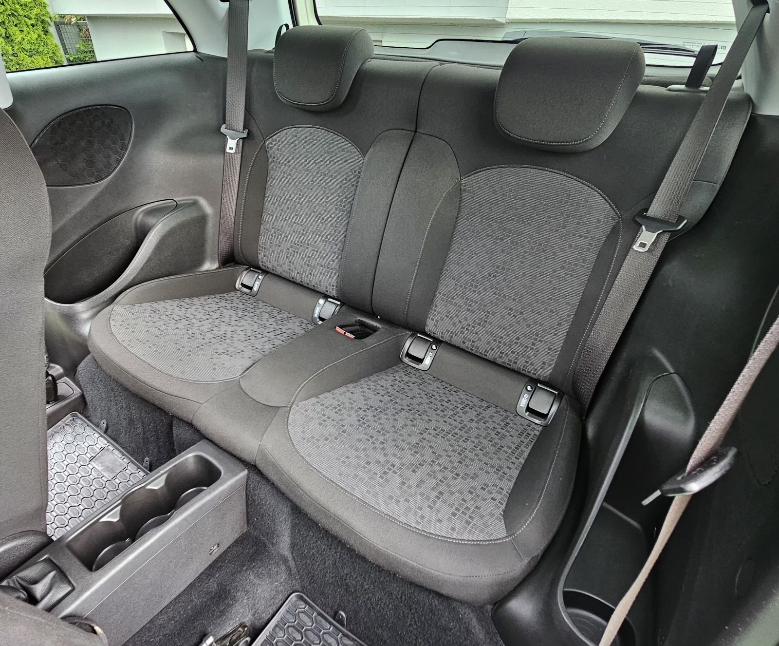 Opel Adam 1.2, fotografija 13