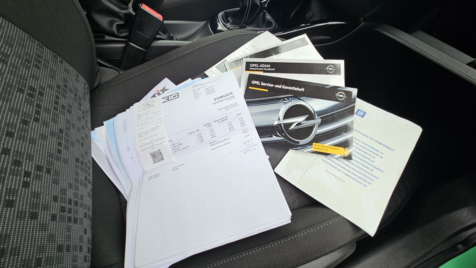 Opel Adam 1.2, fotografija 17
