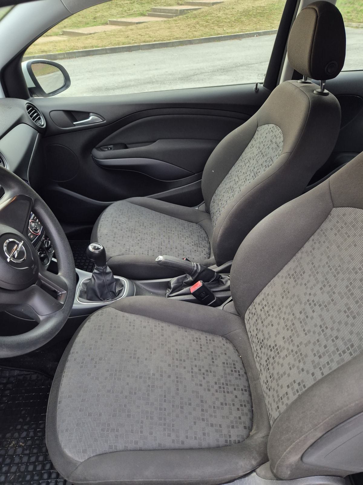 Opel Adam 1,2 uredno održavan (Servisna knjiga), fotografija 12