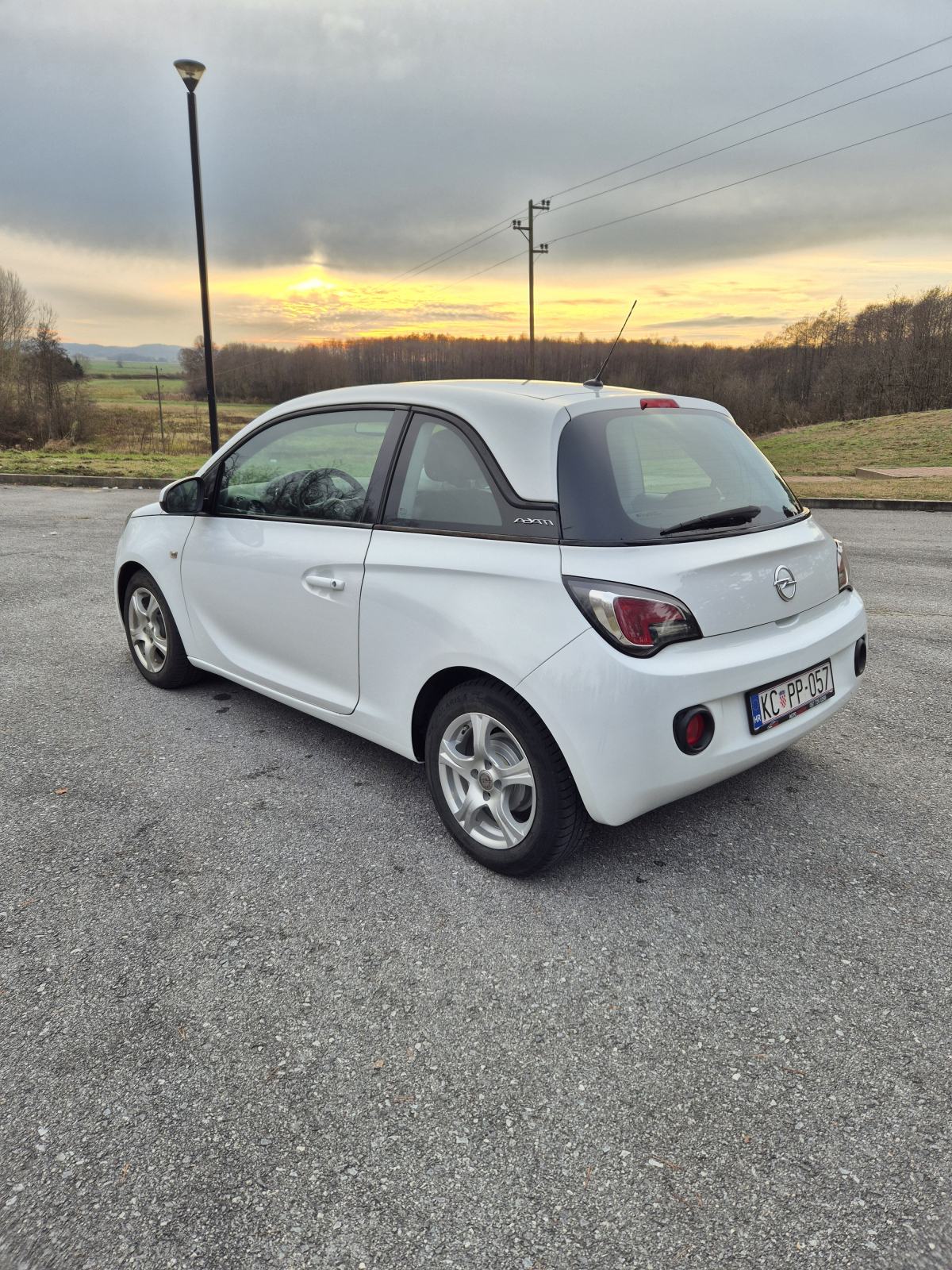 Opel Adam 1,2 uredno održavan (Servisna knjiga), fotografija 6