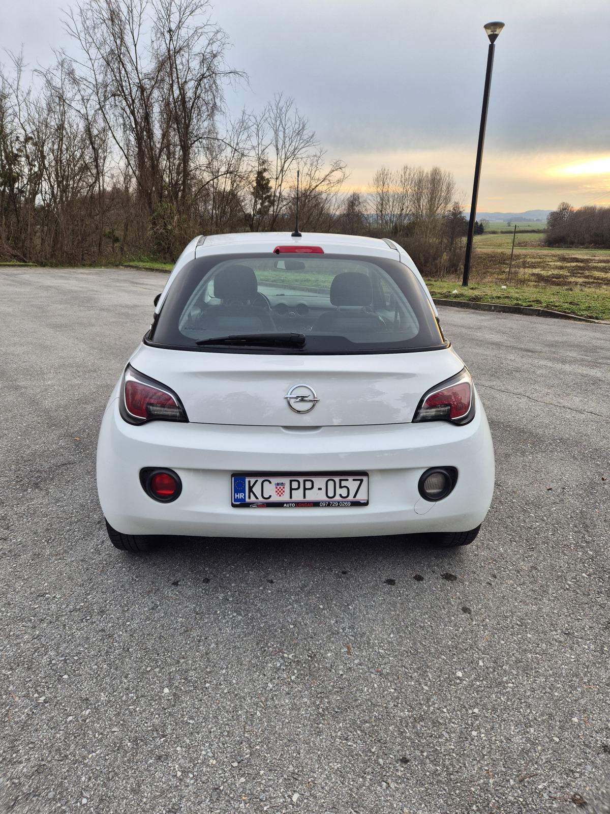 Opel Adam 1,2 uredno održavan (Servisna knjiga), fotografija 7