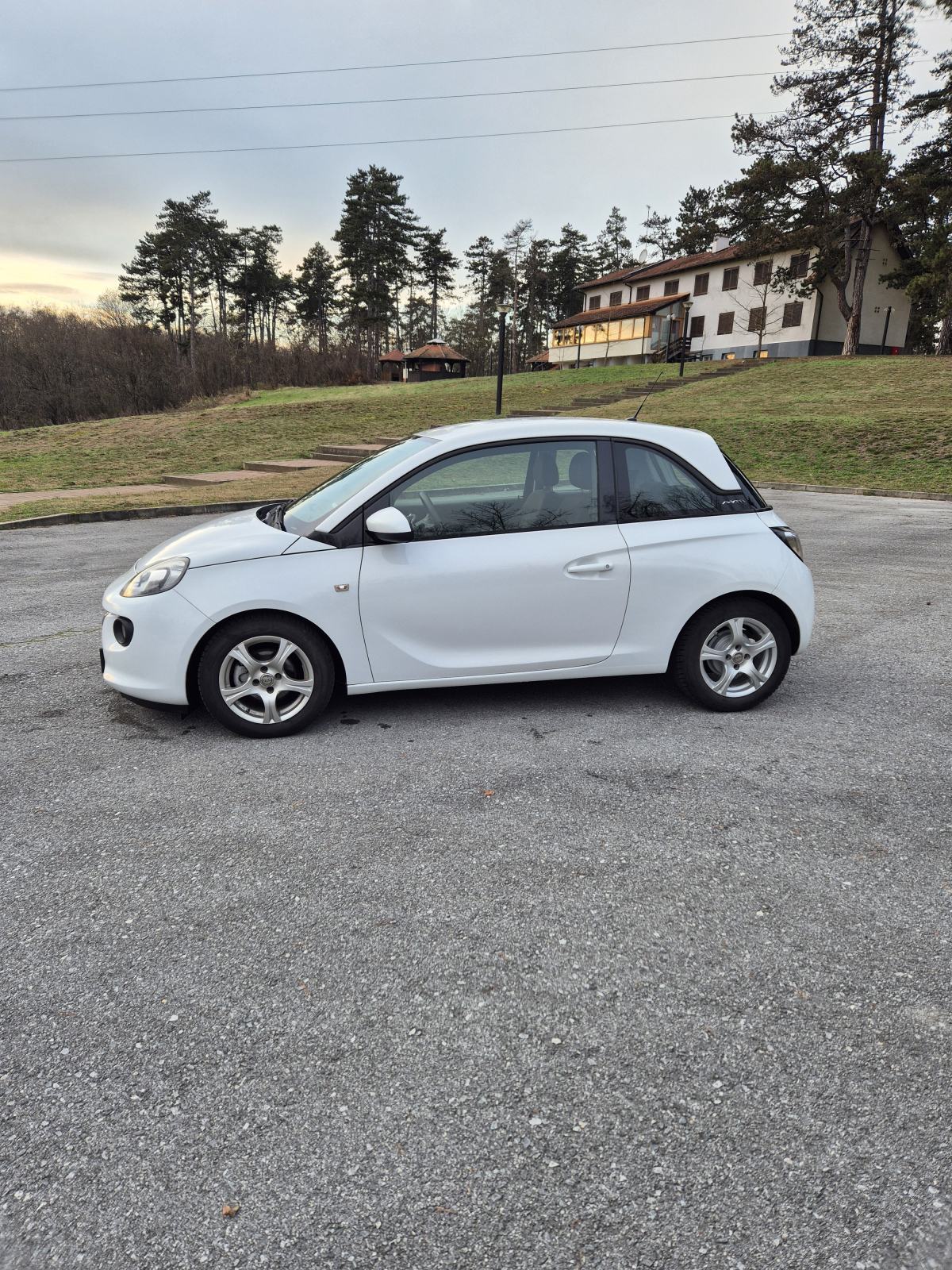 Opel Adam 1,2 uredno održavan (Servisna knjiga), pogled izvana - slika 4