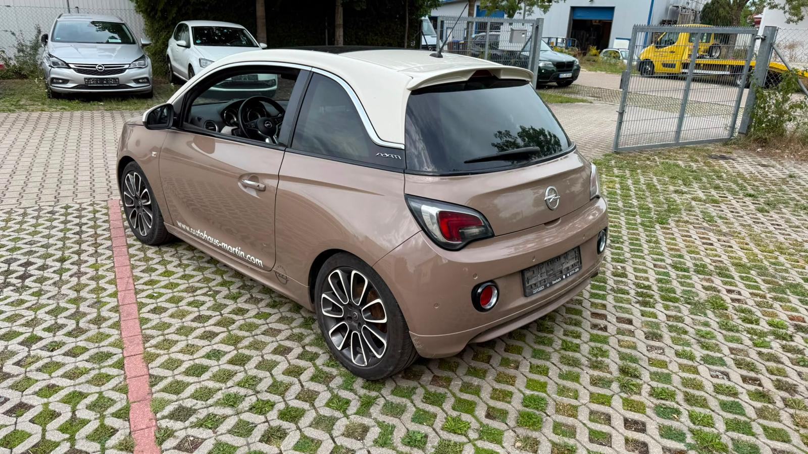 Opel ADAM 1.4 2013g - Oštećeno vozilo, fotografija 6