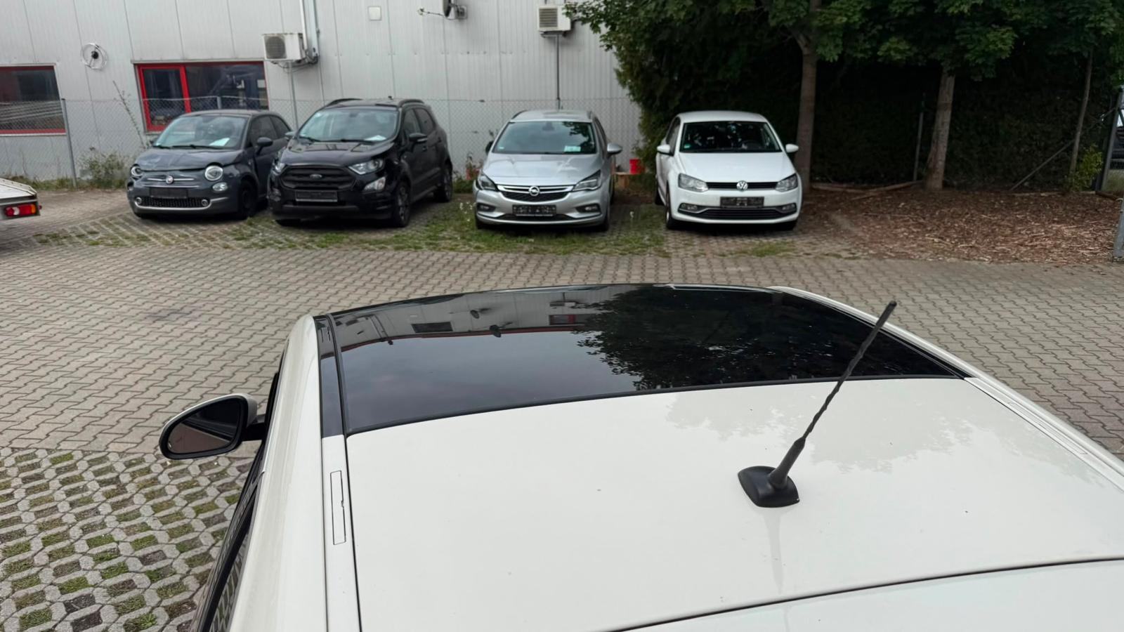 Opel ADAM 1.4 2013g - Oštećeno vozilo, fotografija 8