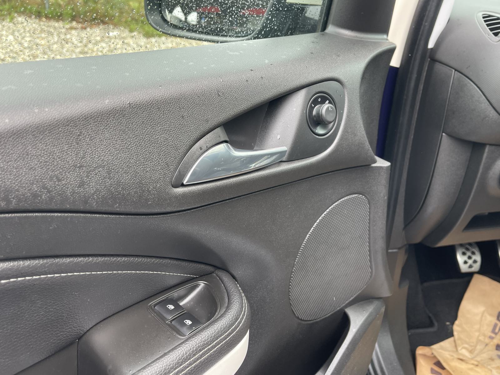 OPEL ADAM 1,4 •• ODLIČNO STANJE, GRIJANJE VOLANA / GRIJANJE SJEDALA ••, fotografija 11