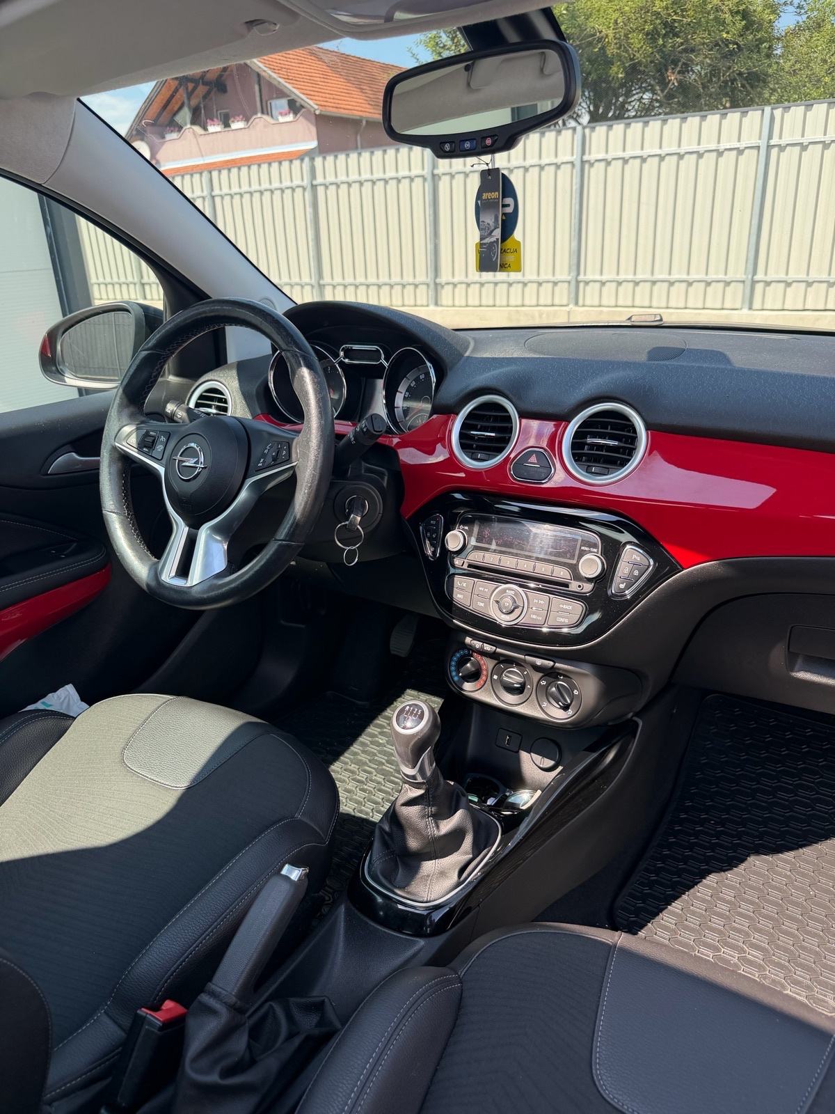 Opel Adam 2017 Panoramski siber 1.4 benzinac, fotografija 5