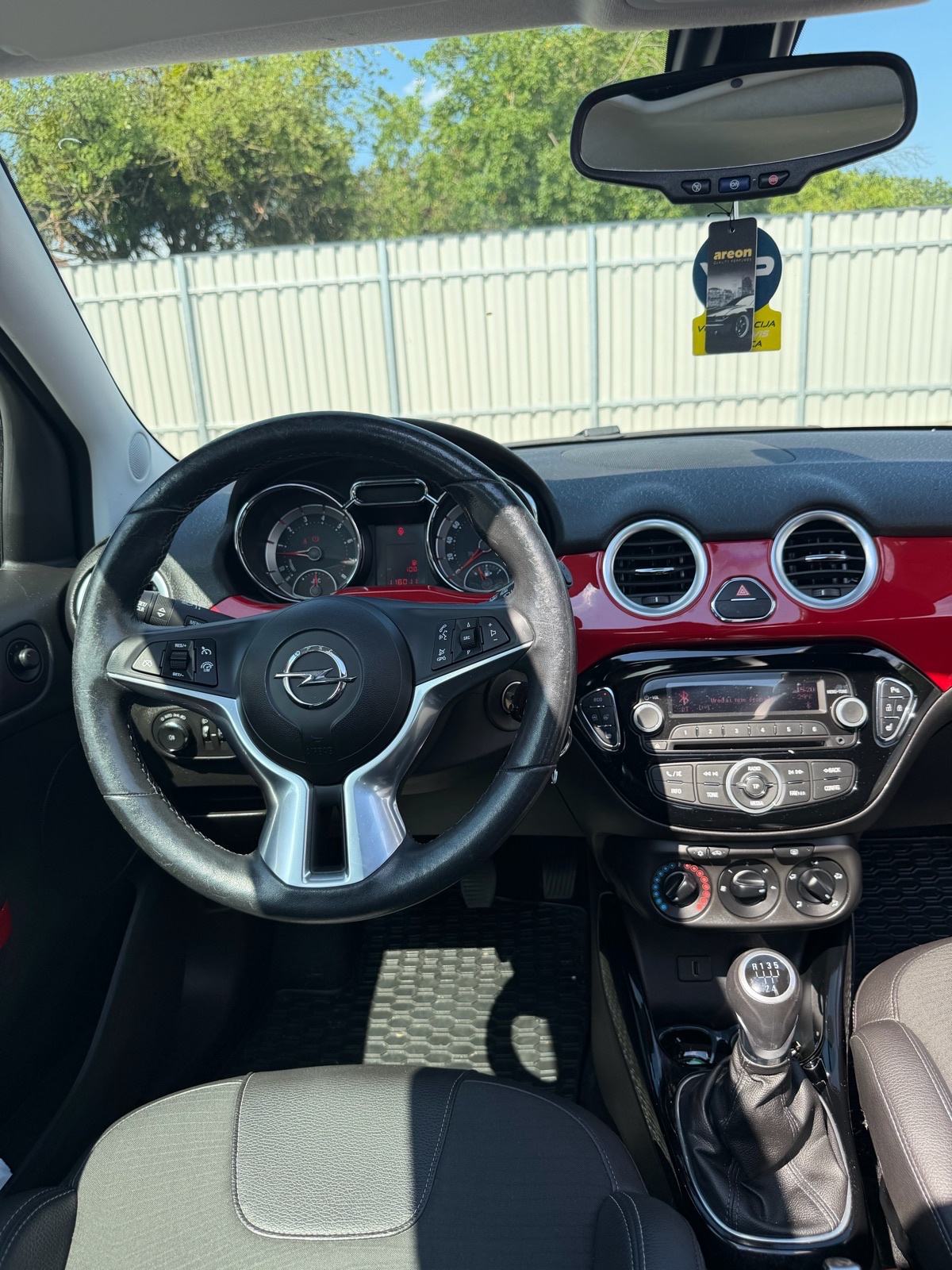 Opel Adam 2017 Panoramski siber 1.4 benzinac, fotografija 9
