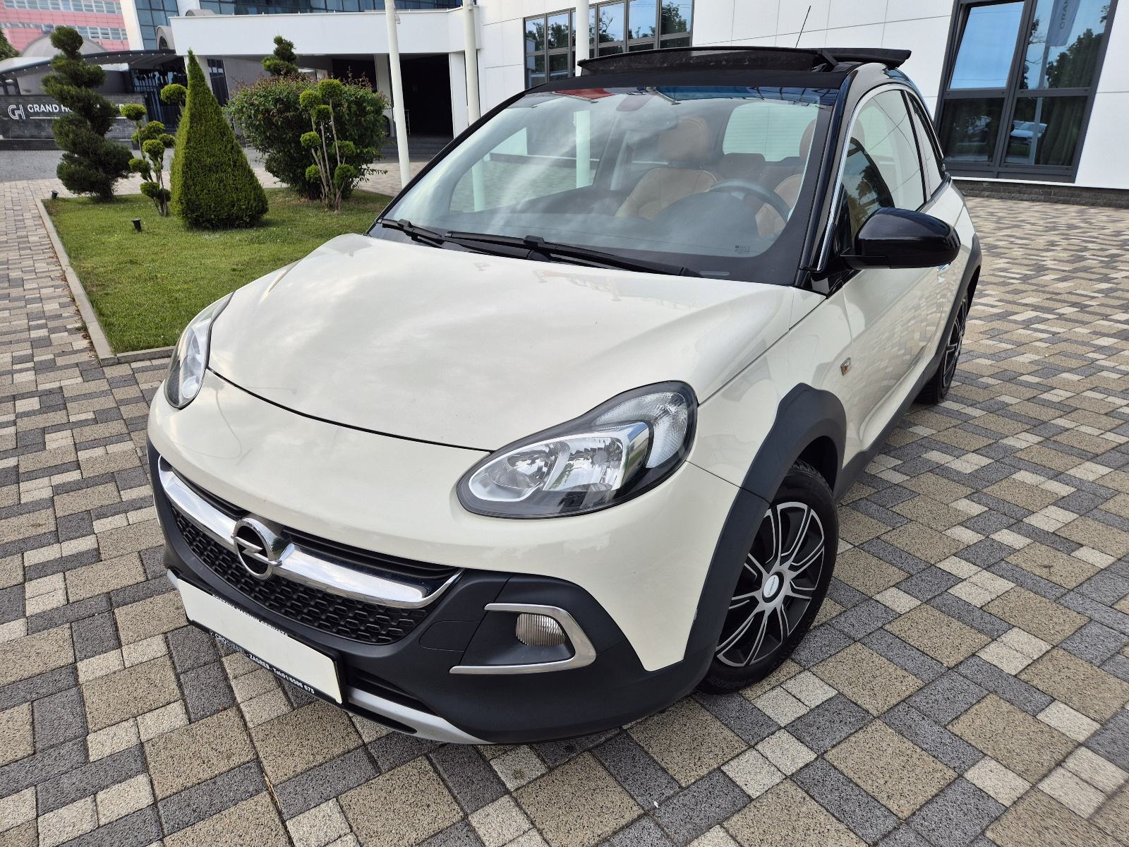 Opel Adam Turbo **ROCKS**CABRIO**KLIMA**KOŽA**MULTIMEDIJA**REG 1 GOD**, fotografija 2