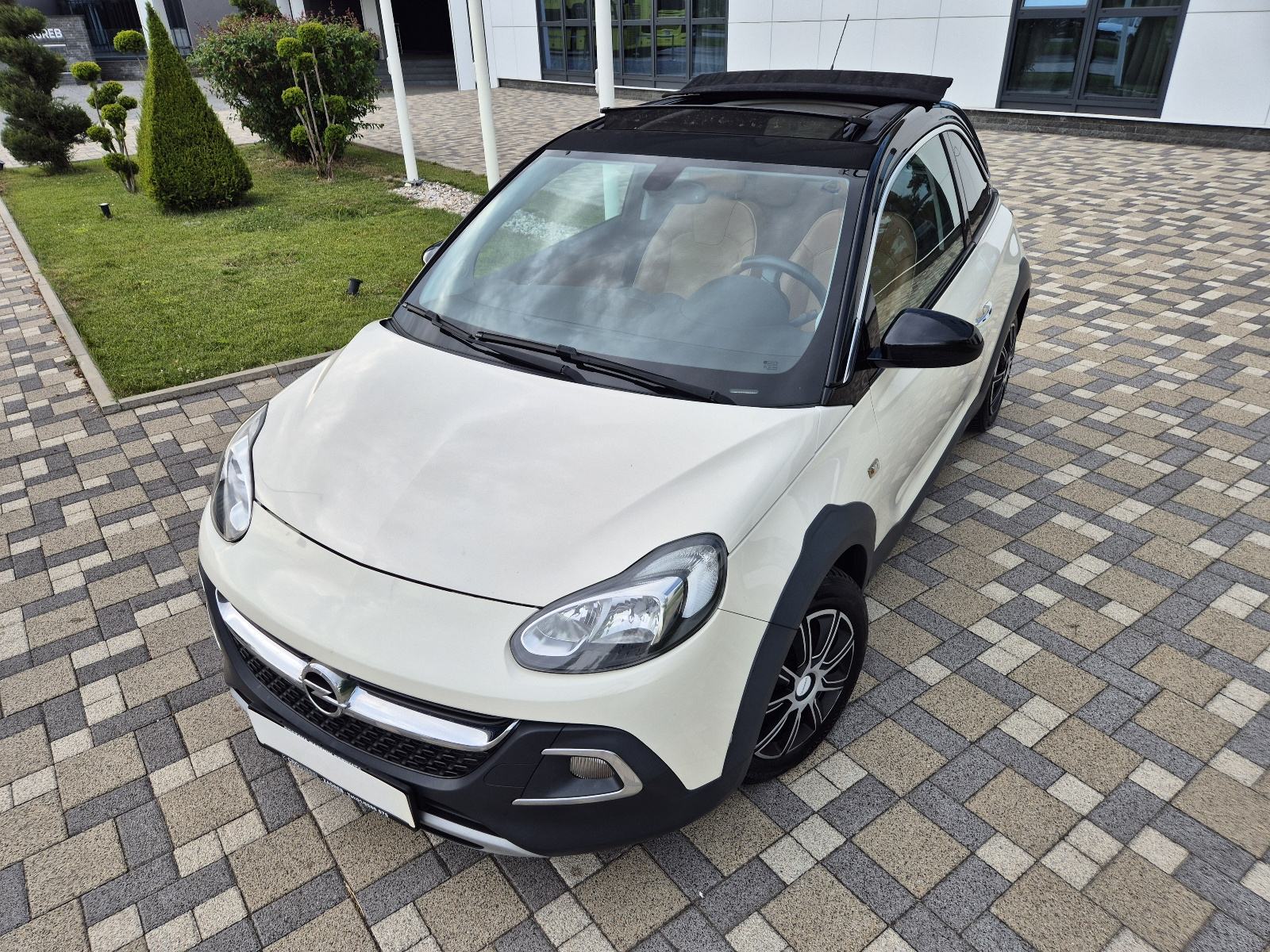 Opel Adam Turbo **ROCKS**CABRIO**KLIMA**KOŽA**MULTIMEDIJA**REG 1 GOD**, fotografija 1