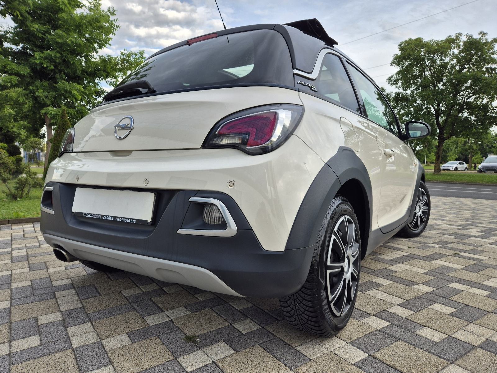 Opel Adam Turbo **ROCKS**CABRIO**KLIMA**KOŽA**MULTIMEDIJA**REG 1 GOD**, fotografija 11