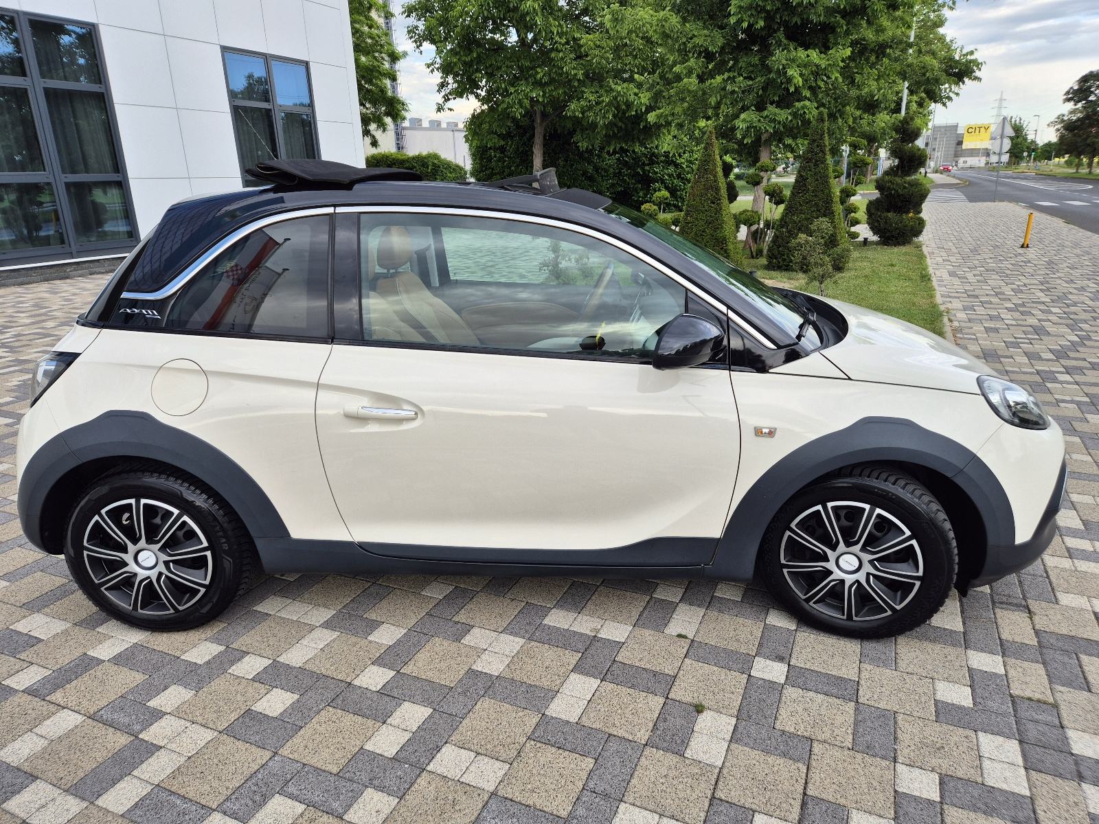 Opel Adam Turbo **ROCKS**CABRIO**KLIMA**KOŽA**MULTIMEDIJA**REG 1 GOD**, fotografija 12