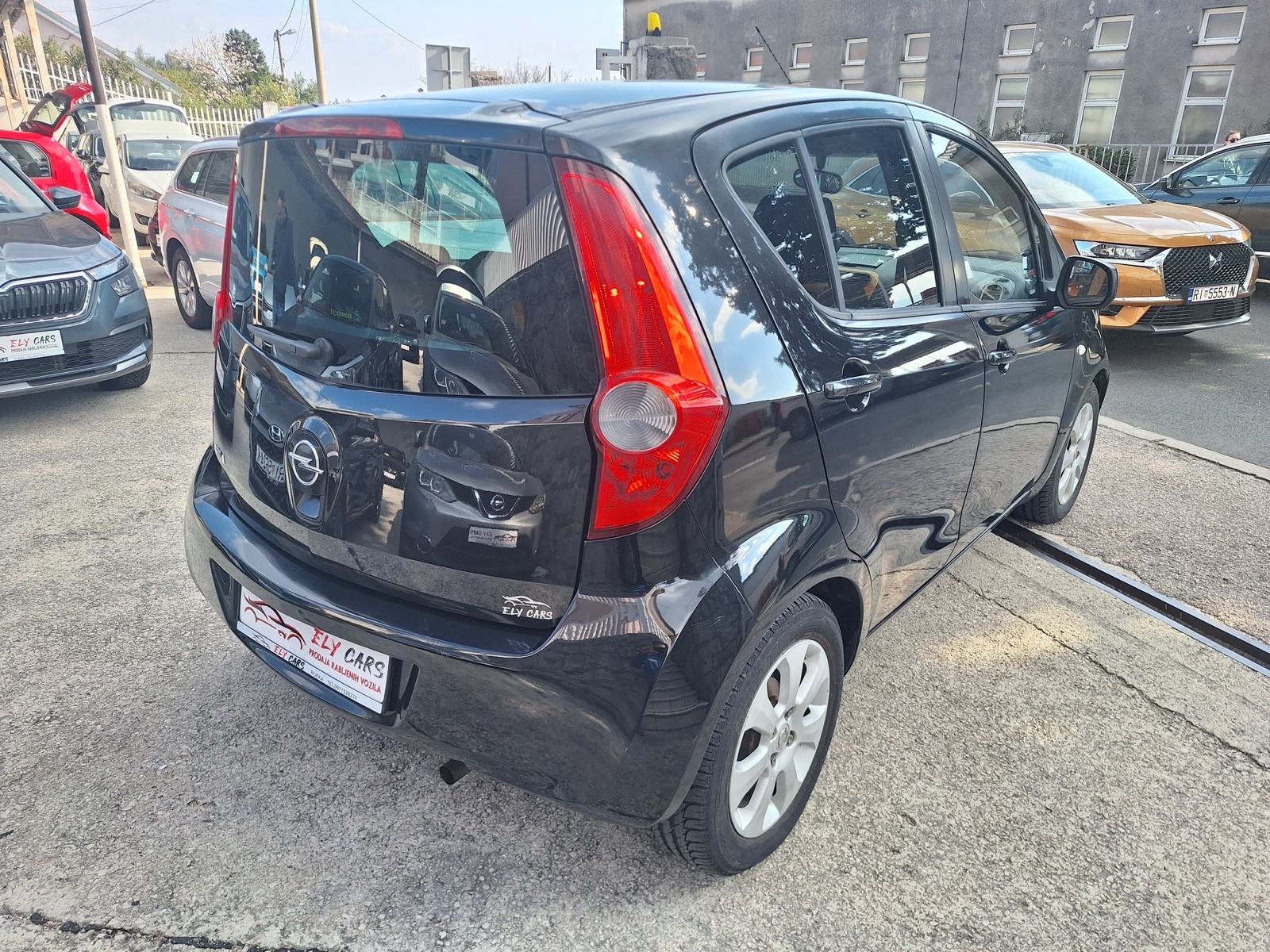 Opel Agila 1,2, fotografija 5