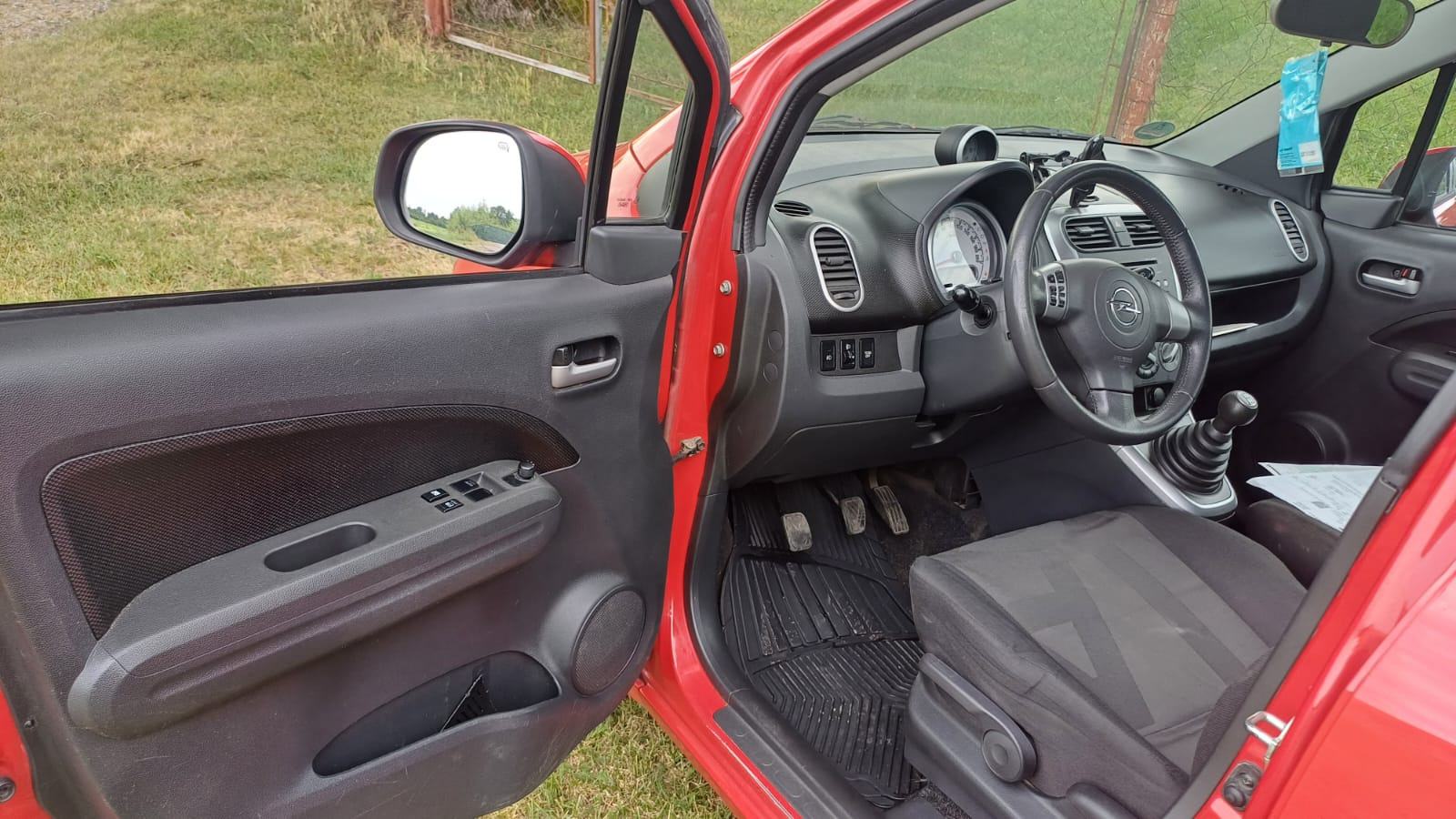 Opel Agila 1,3, fotografija 12