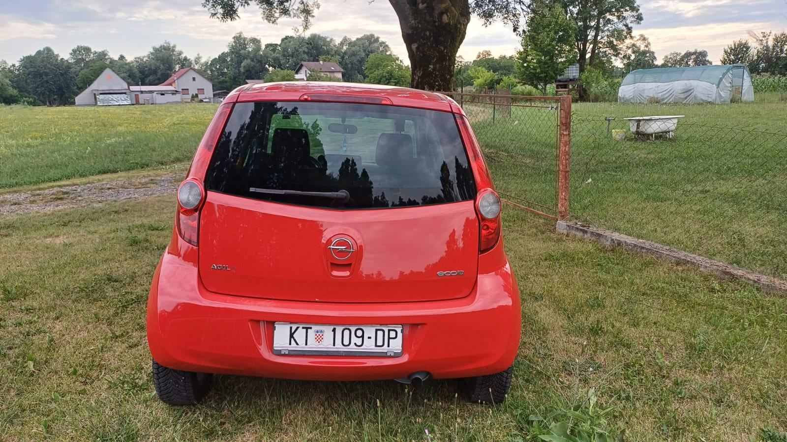 Opel Agila 1,3, fotografija 2