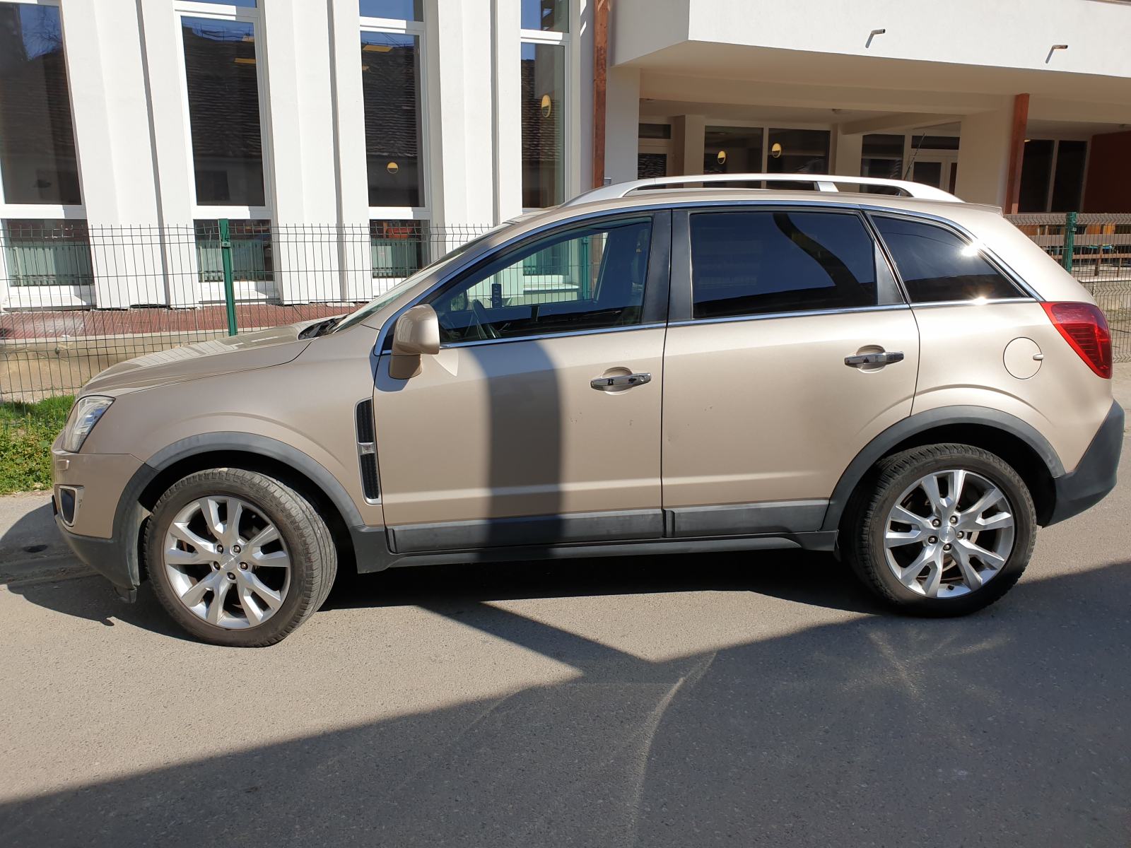 Opel Antara AWD 2.2 CDTI 4x4, HR Auto, Ksenon, Alu, fotografija 2