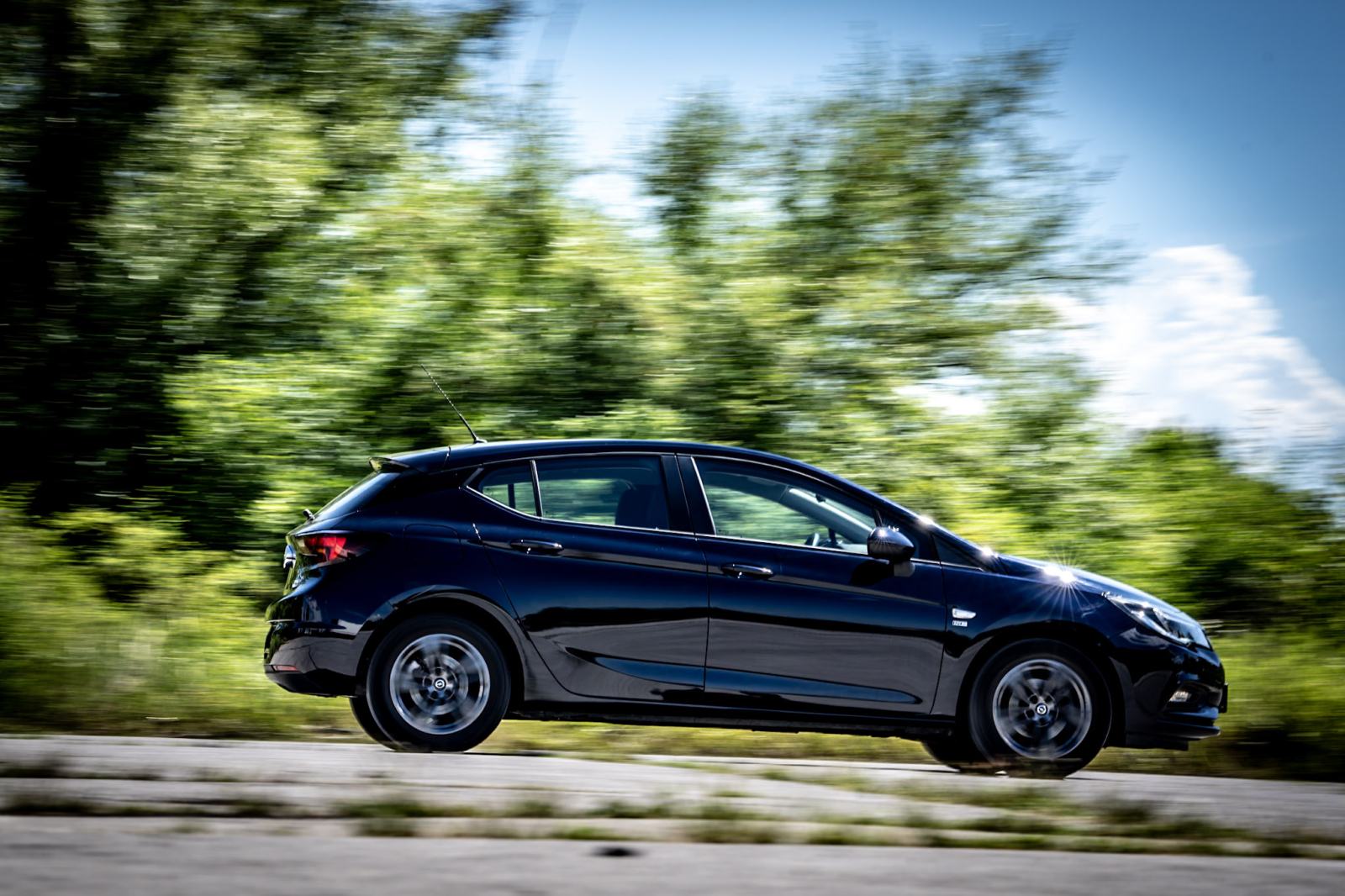 OPEL ASTRA 1.0 //MALO KM// JAKO OČUVANO VOZILO, fotografija 6