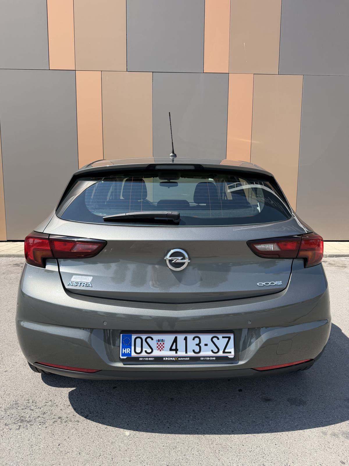 Opel Astra 1,0 Turbo, fotografija 6